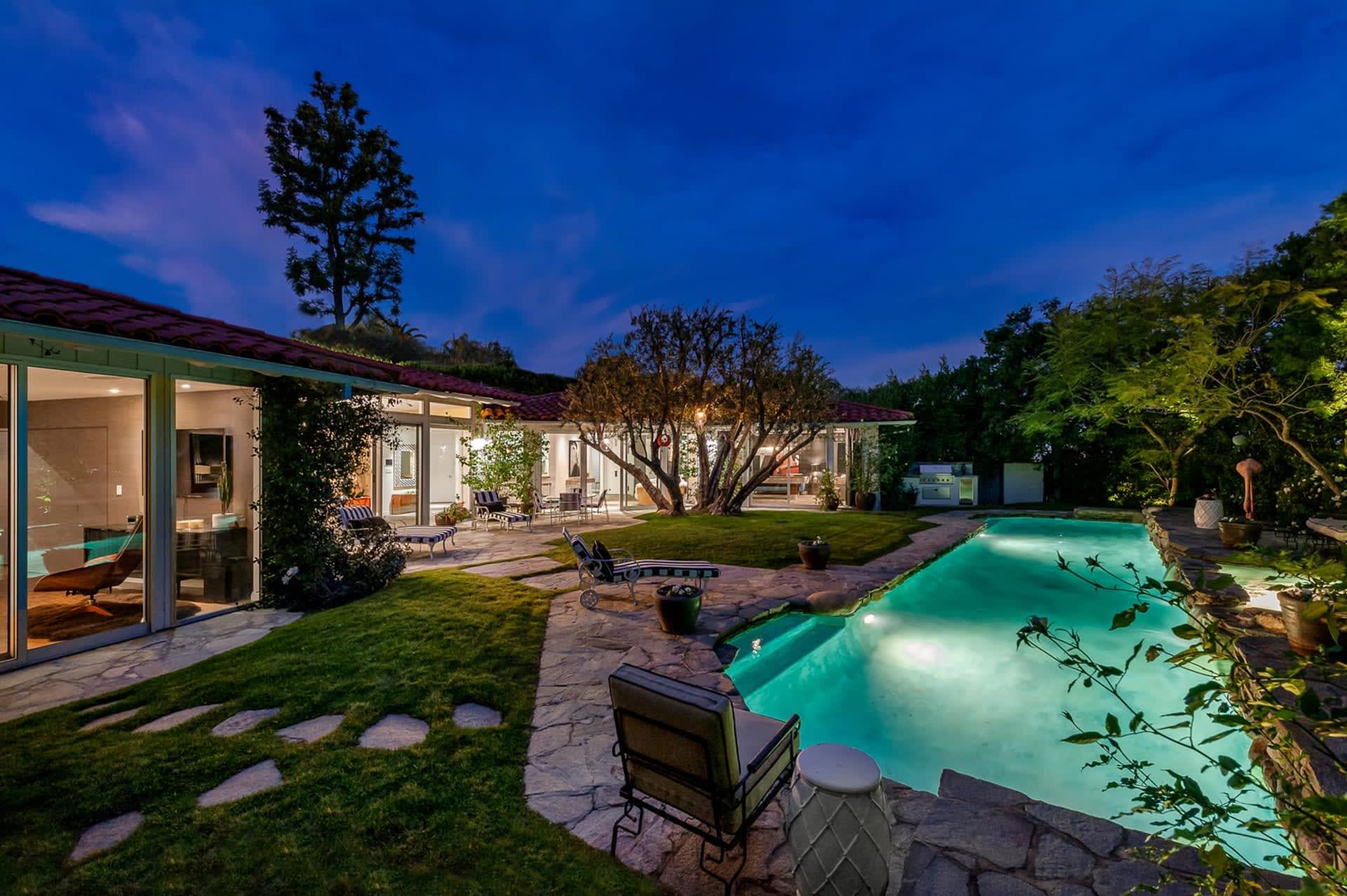 1451 Blue Jay Way, Bird Streets, California 90069 The Fridman Group