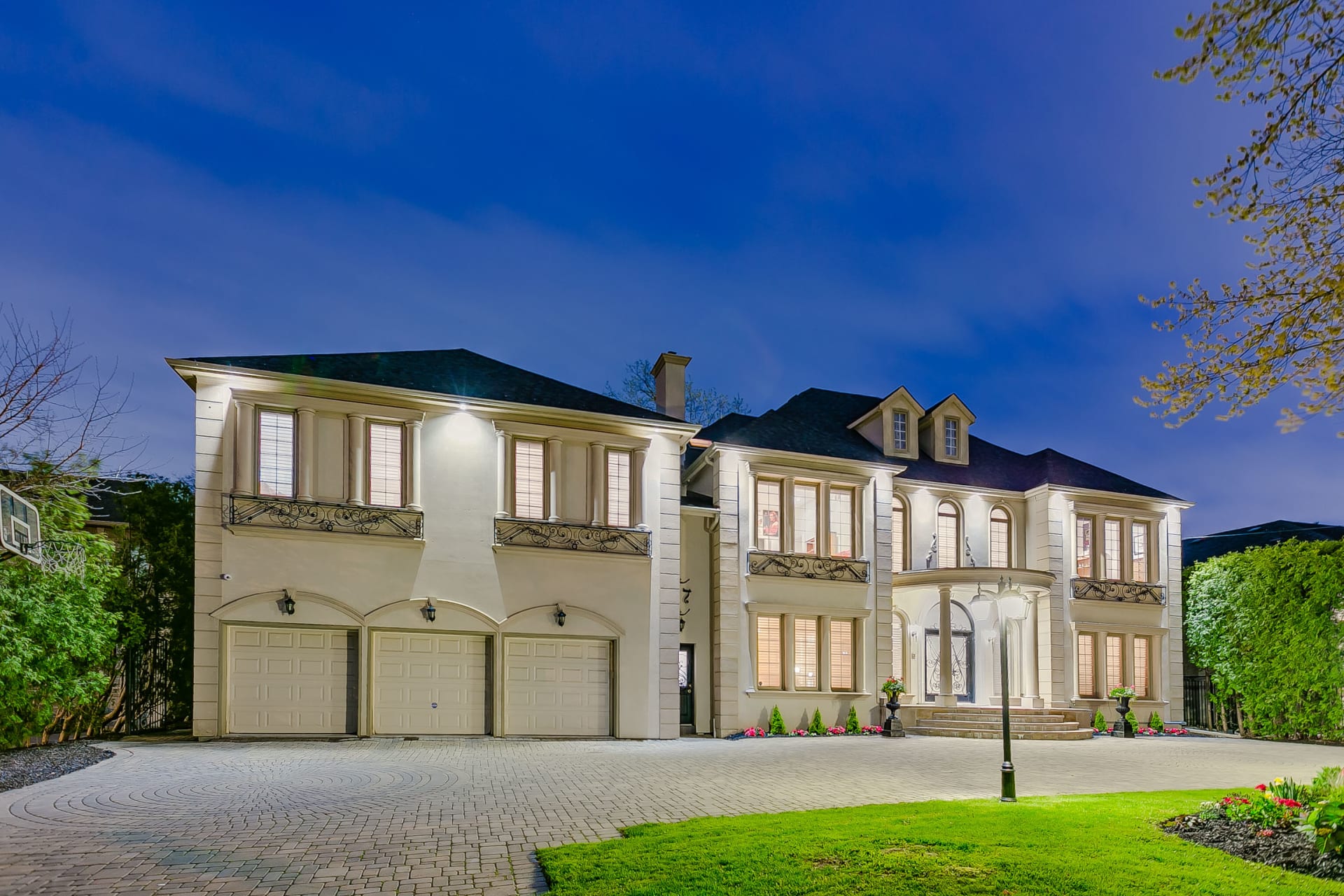 47 Old Colony Road, Toronto, Ontario M2L2J9