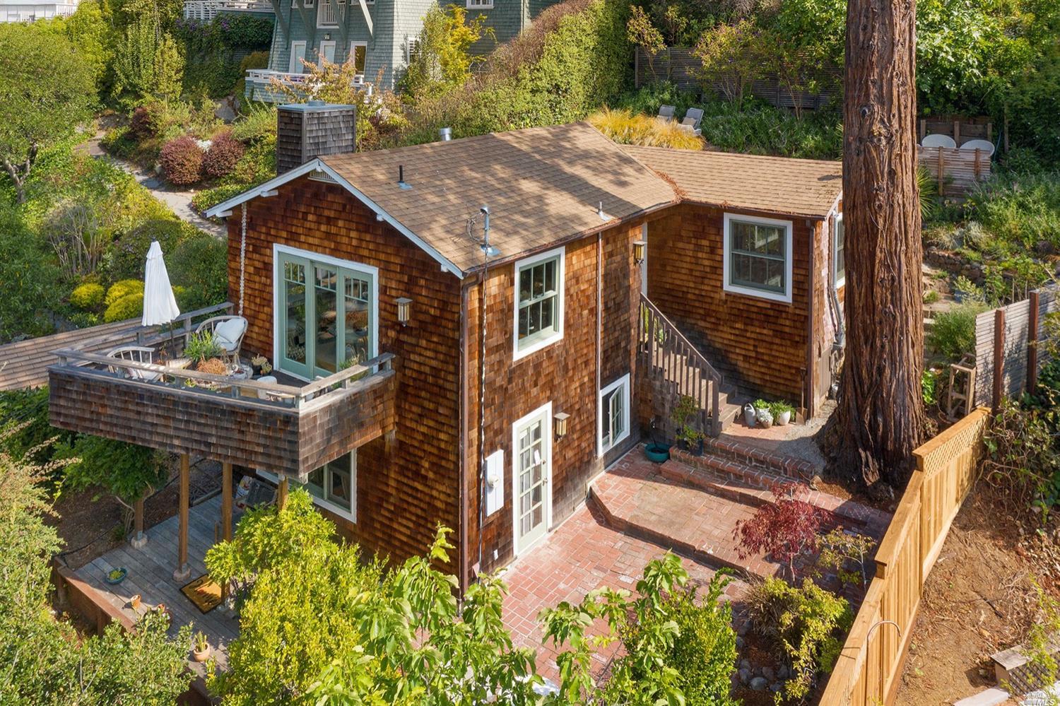 452 Throckmorton Avenue