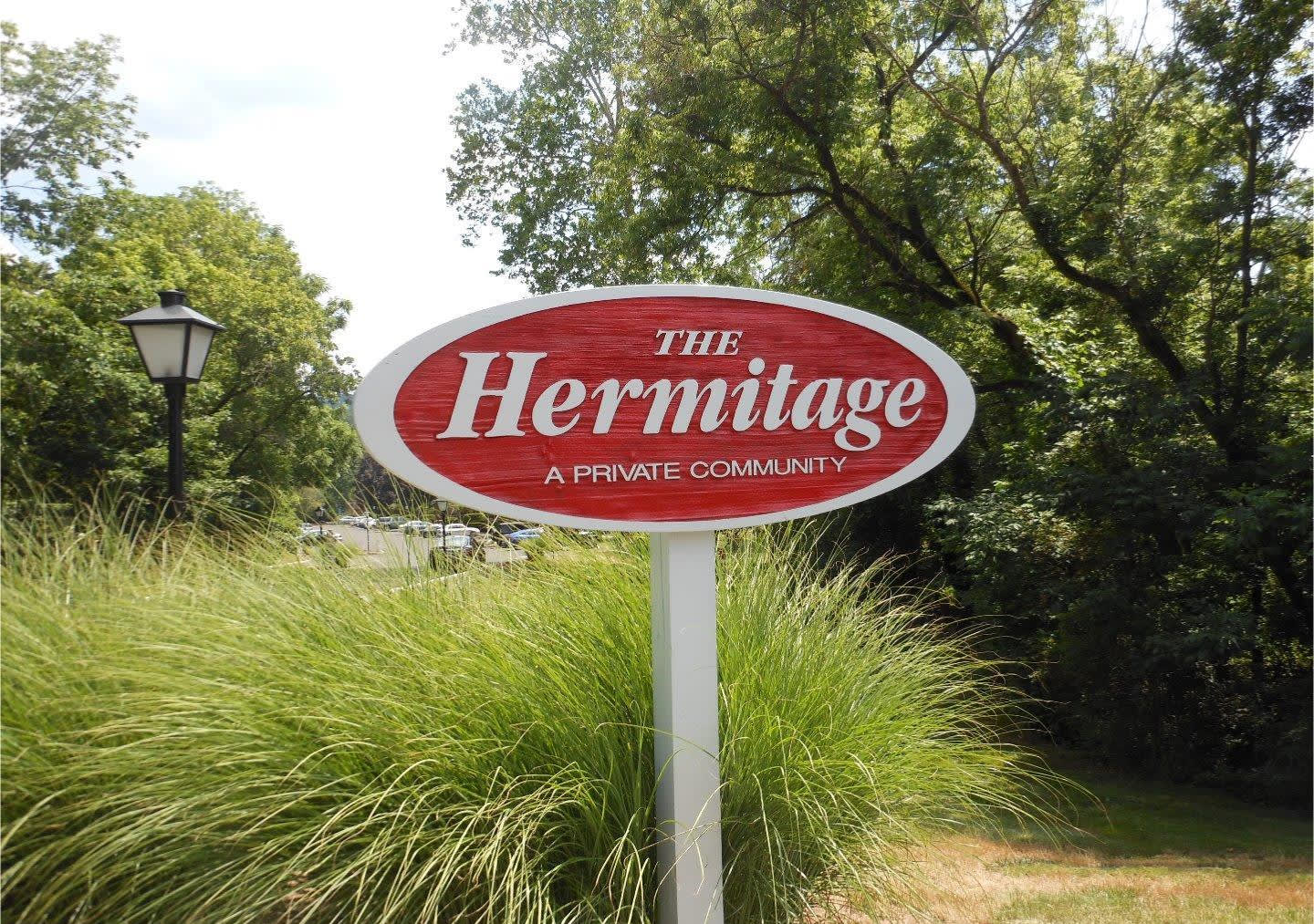12 Hermitage Dr