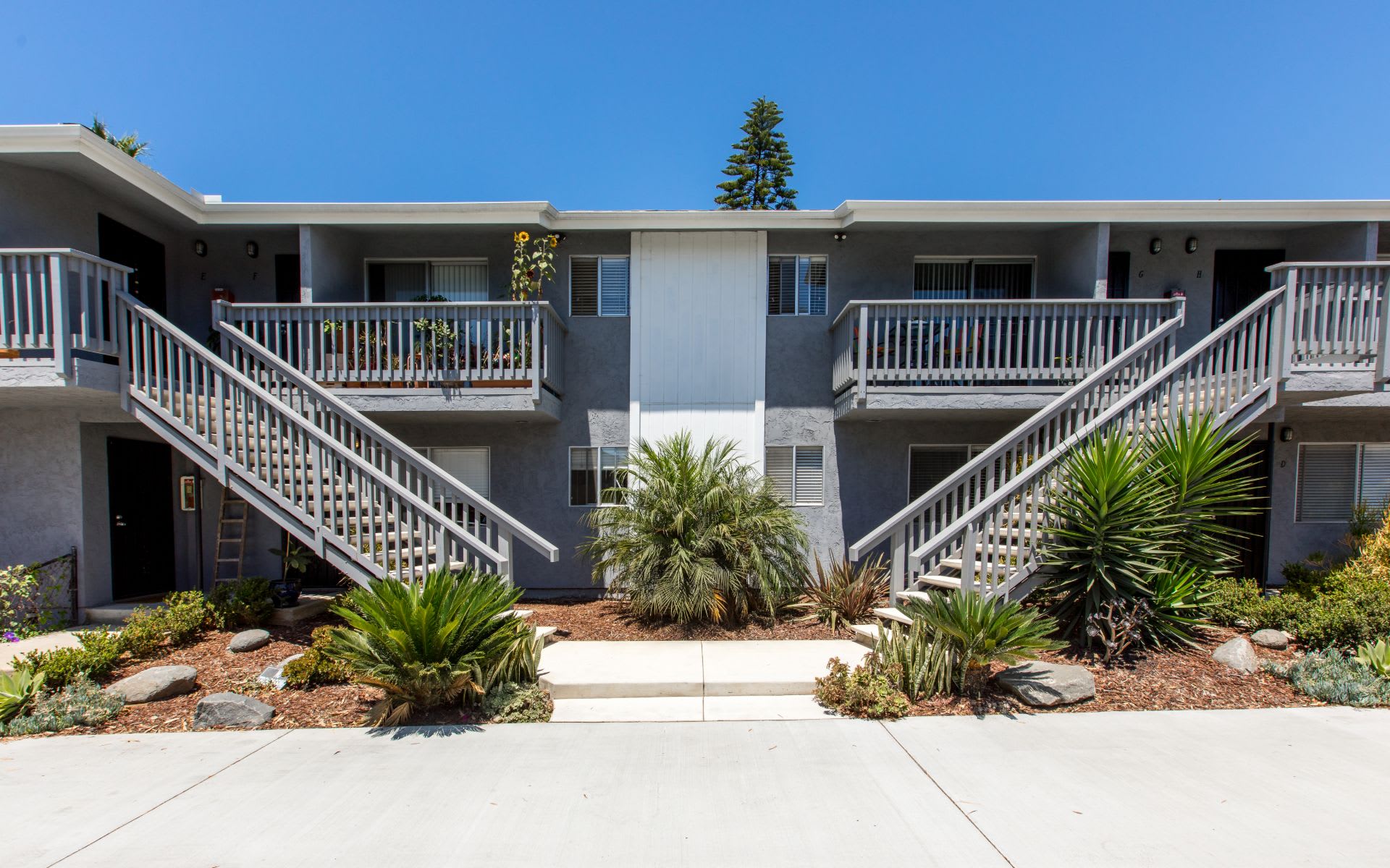 951 North Vulcan Avenue, Encinitas, CA 92024