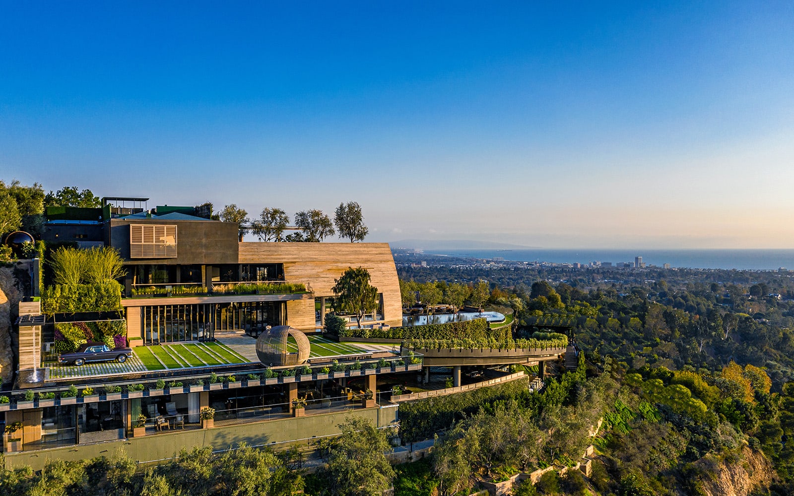 1601 San Onofre Dr, Pacific Palisades, CA 90272 Hilton & Hyland(00)