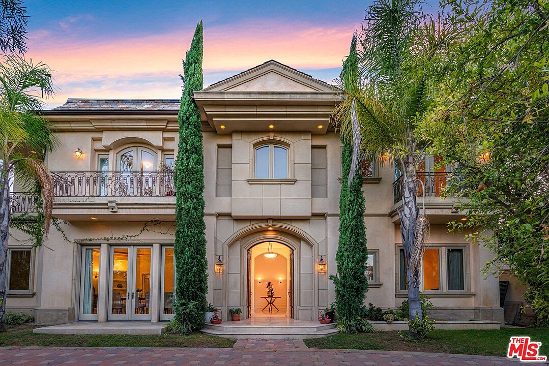 N Crescent Dr Private Gated Estate in Beverly Hills