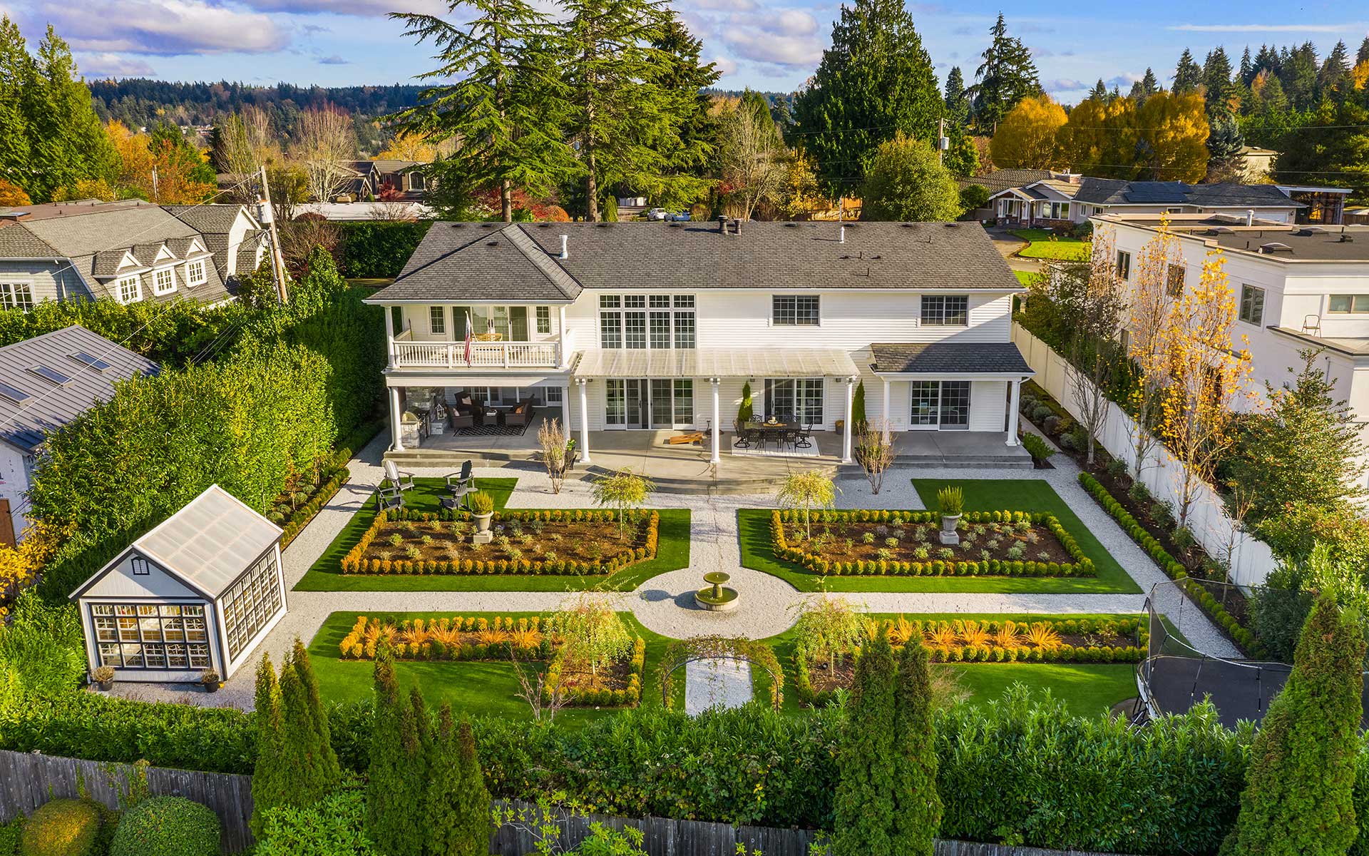 Idyllic East Coast Charm & Sophistication on Yarrow Point