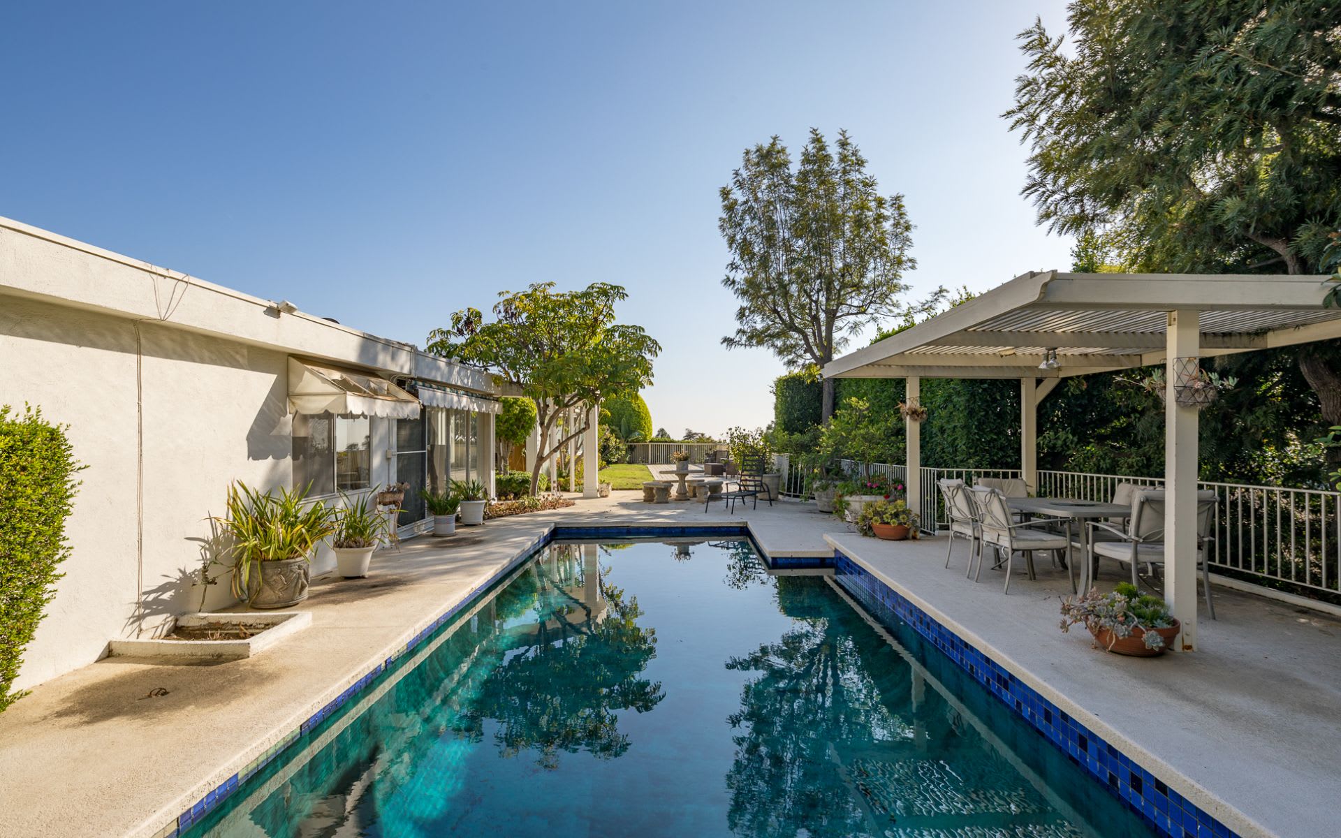 1411 LAUREL WAY, Beverly Hills, CA 90210 Hilton & Hyland