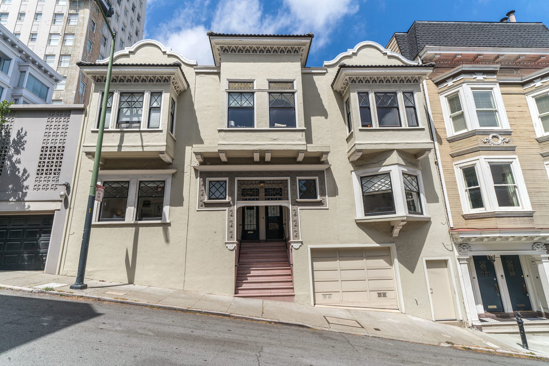 Classic Nob Hill Edwardian Condominium