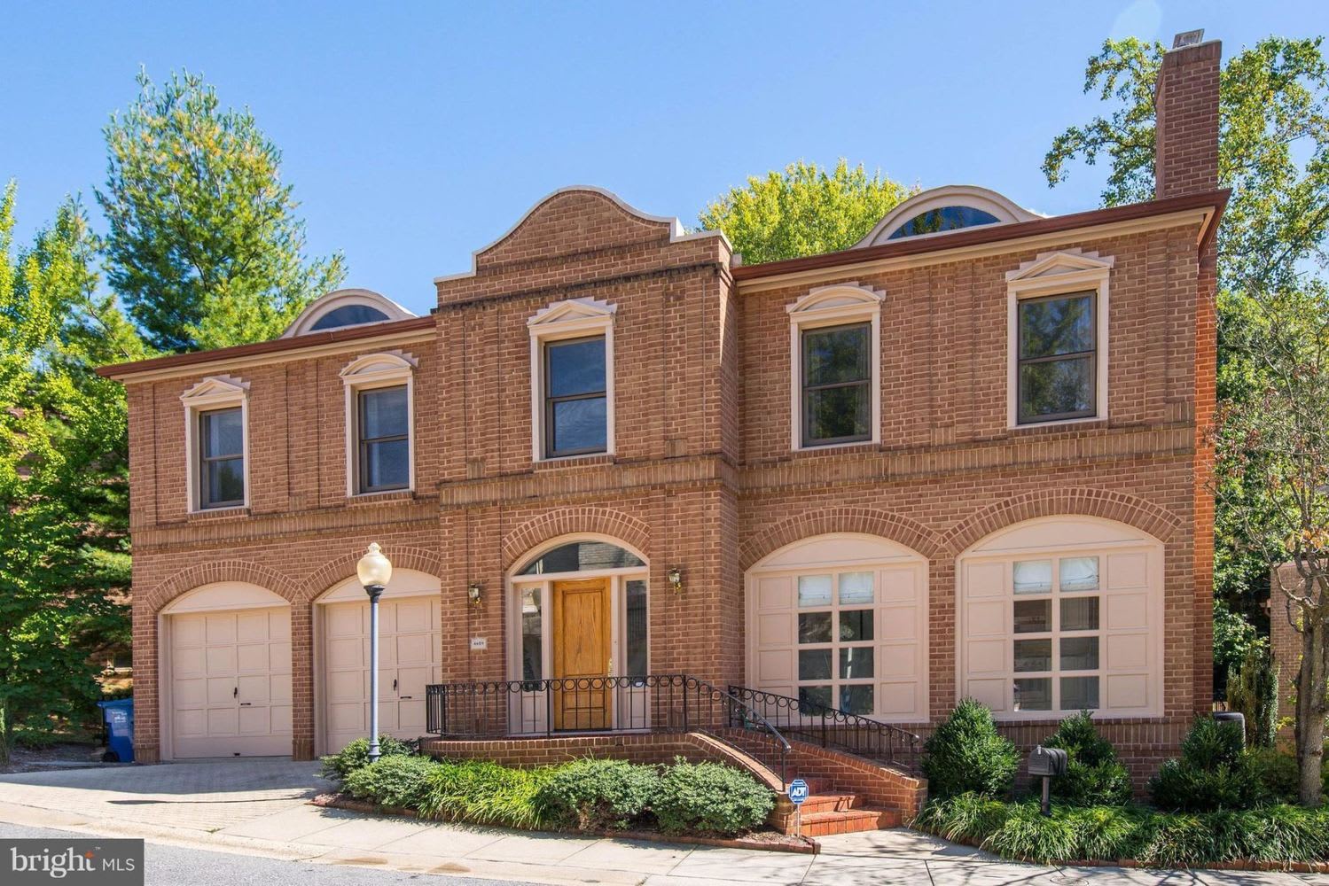 4609 Foxhall Crescent NW