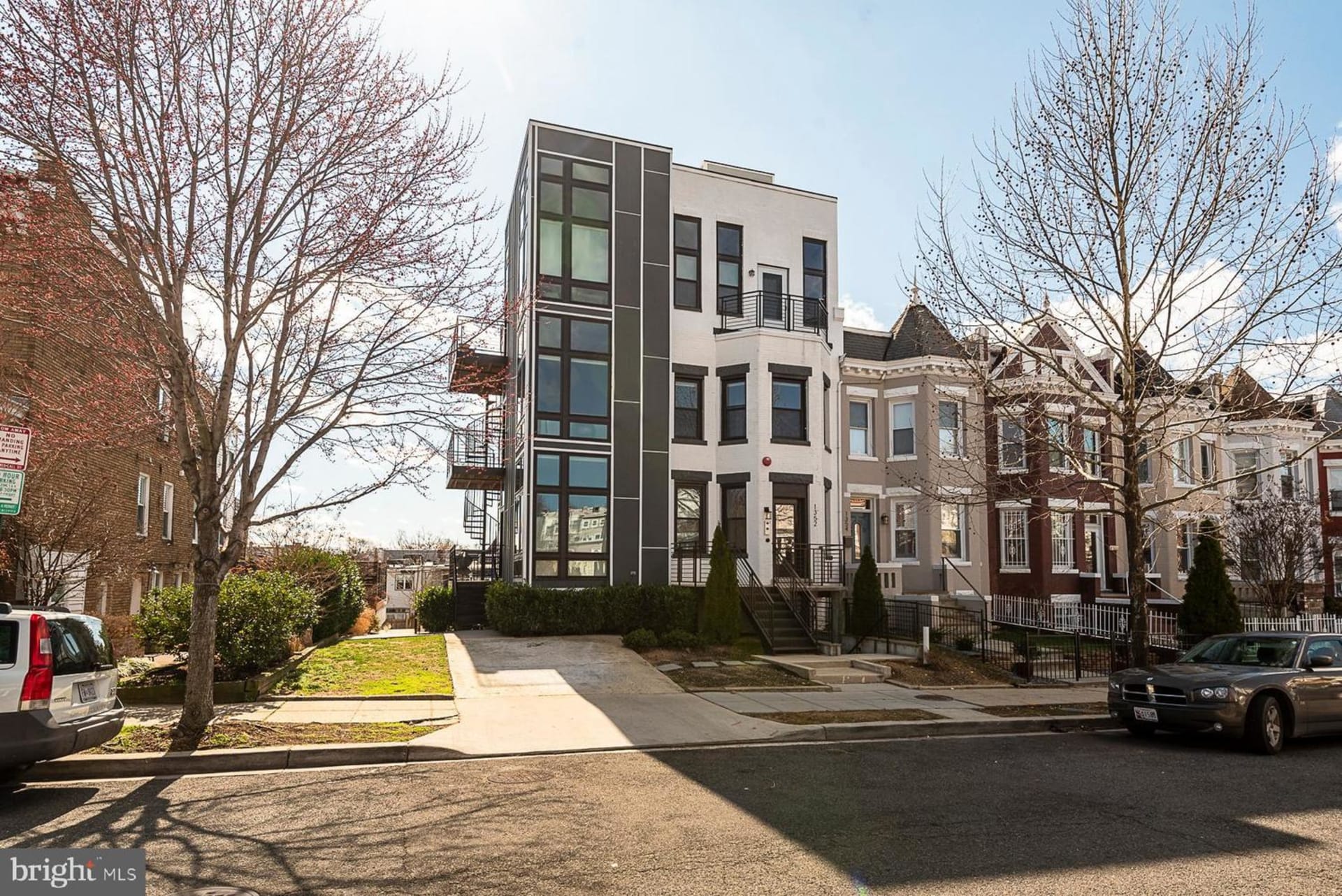 1352 Quincy St NW, 3