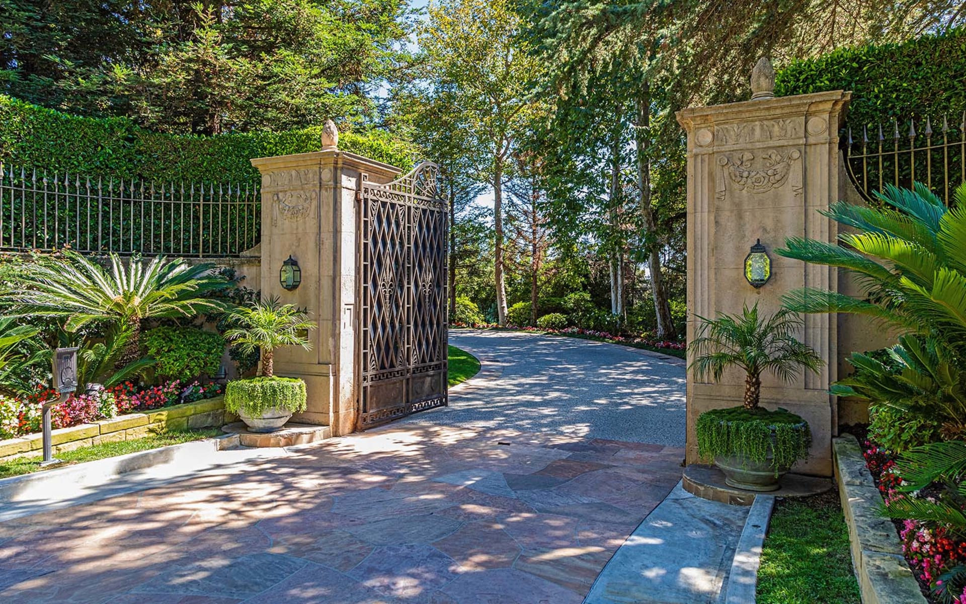 Casa Encantada, BelAir, CA 90077 Hilton & Hyland