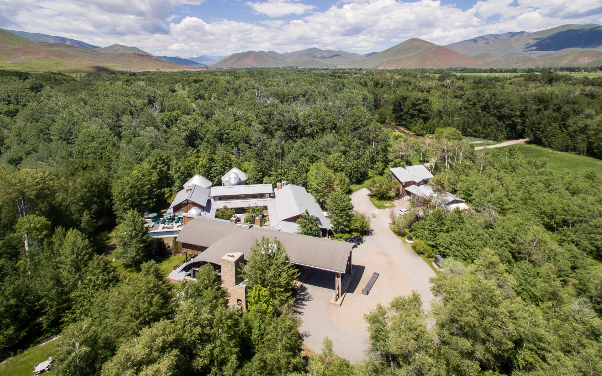 11882 STATE HIGHWAY 75, HAILEY, ID 83333 Hilton & Hyland