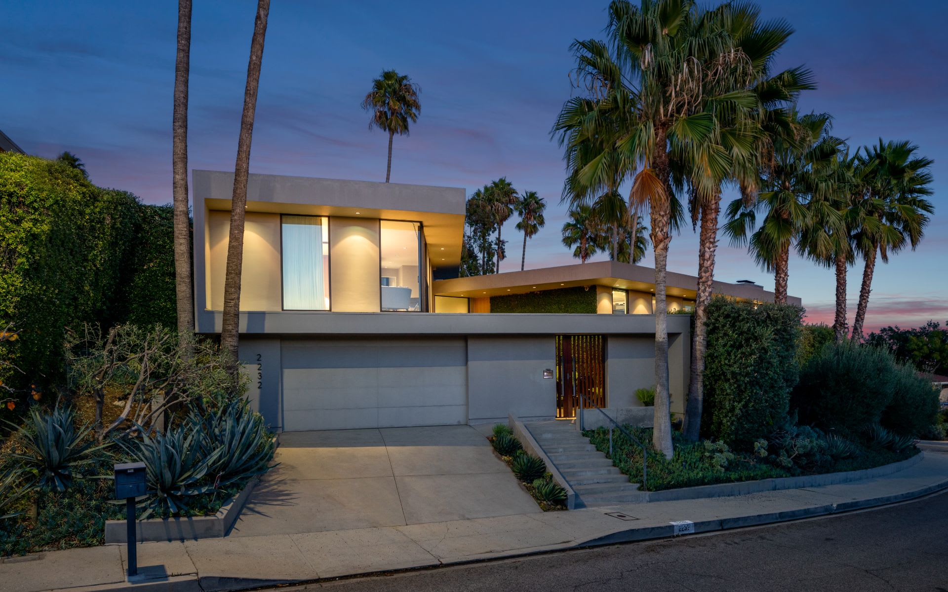 ÙØªÙØ¬Ø© Ø¨Ø­Ø« Ø§ÙØµÙØ± Ø¹Ù âªMid-Century Brentwood Gem | 2232 Westridge Rdâ¬â