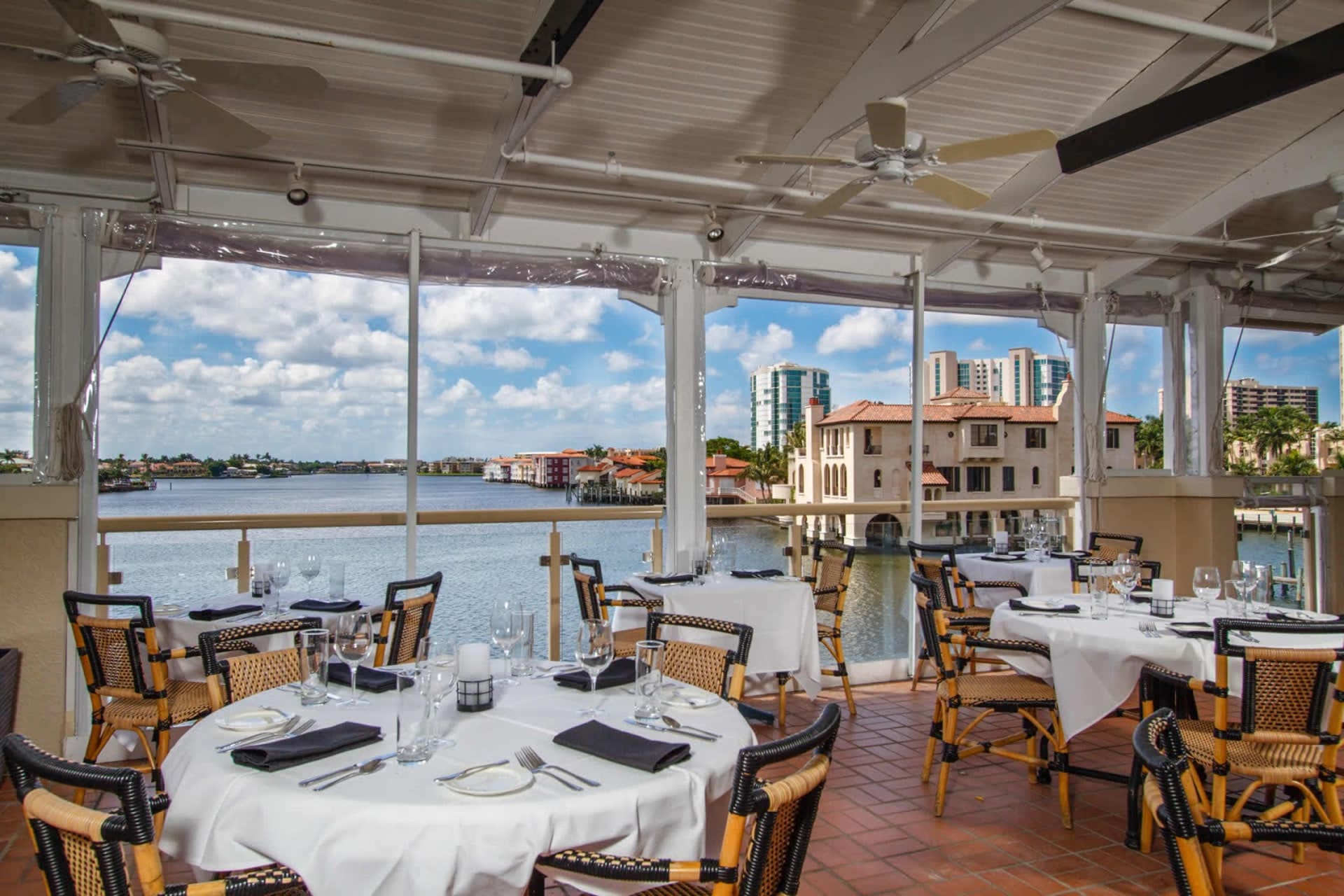 6 Best Waterfront Restaurants in Naples