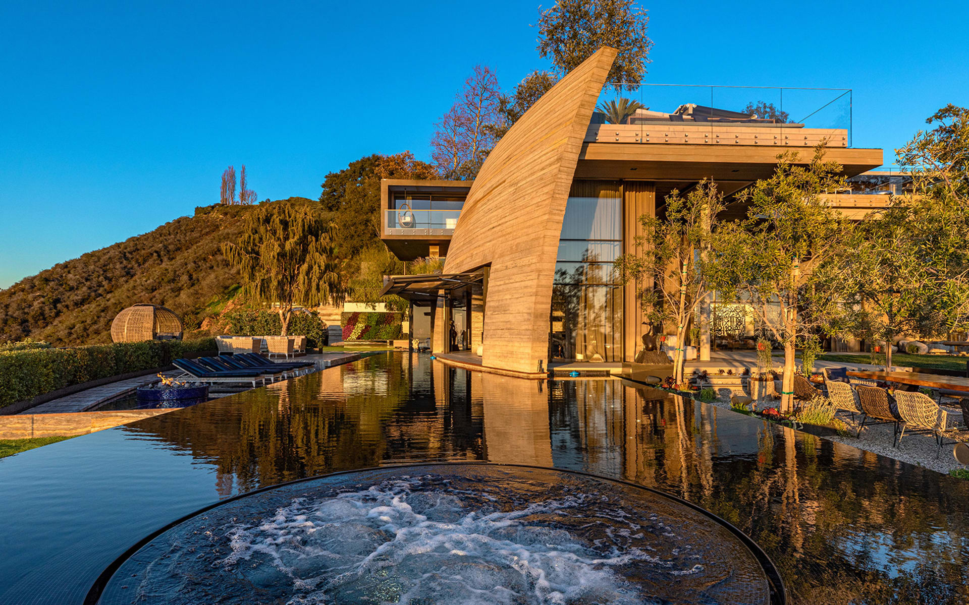 1601 San Onofre Dr, Pacific Palisades, CA 90272 Hilton & Hyland