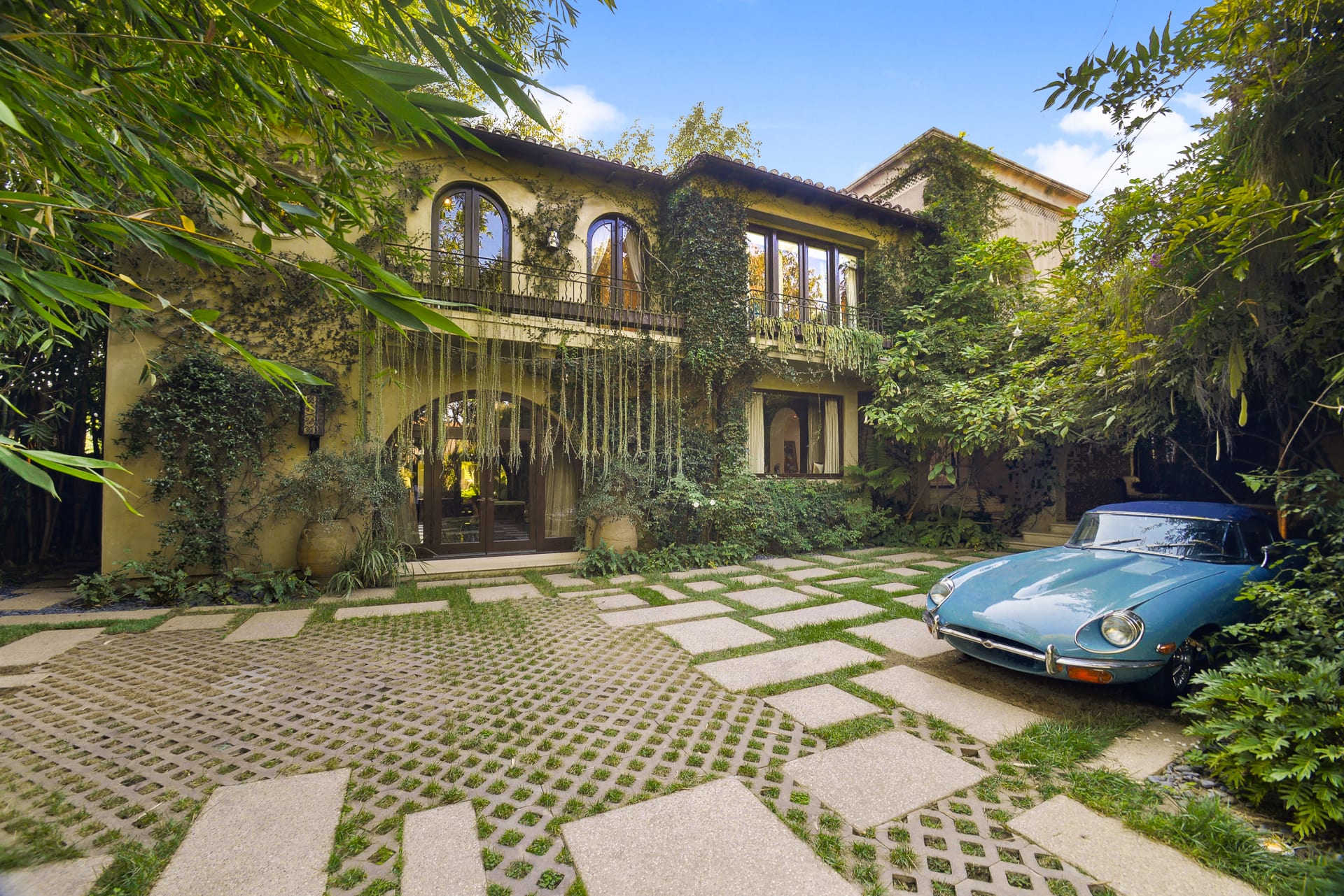 715 N Alpine Dr, Beverly Hills, CA 90210