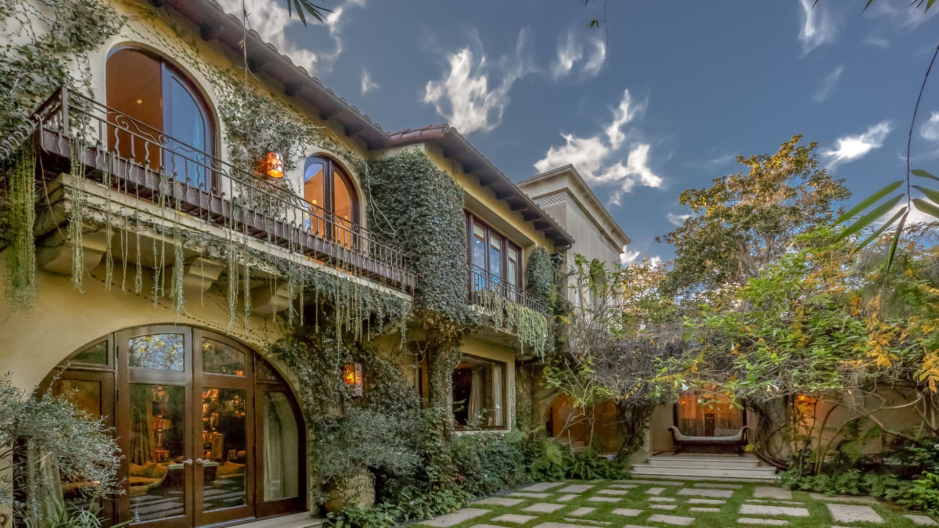 Majestic Sophistication of Beverly Hills Flats