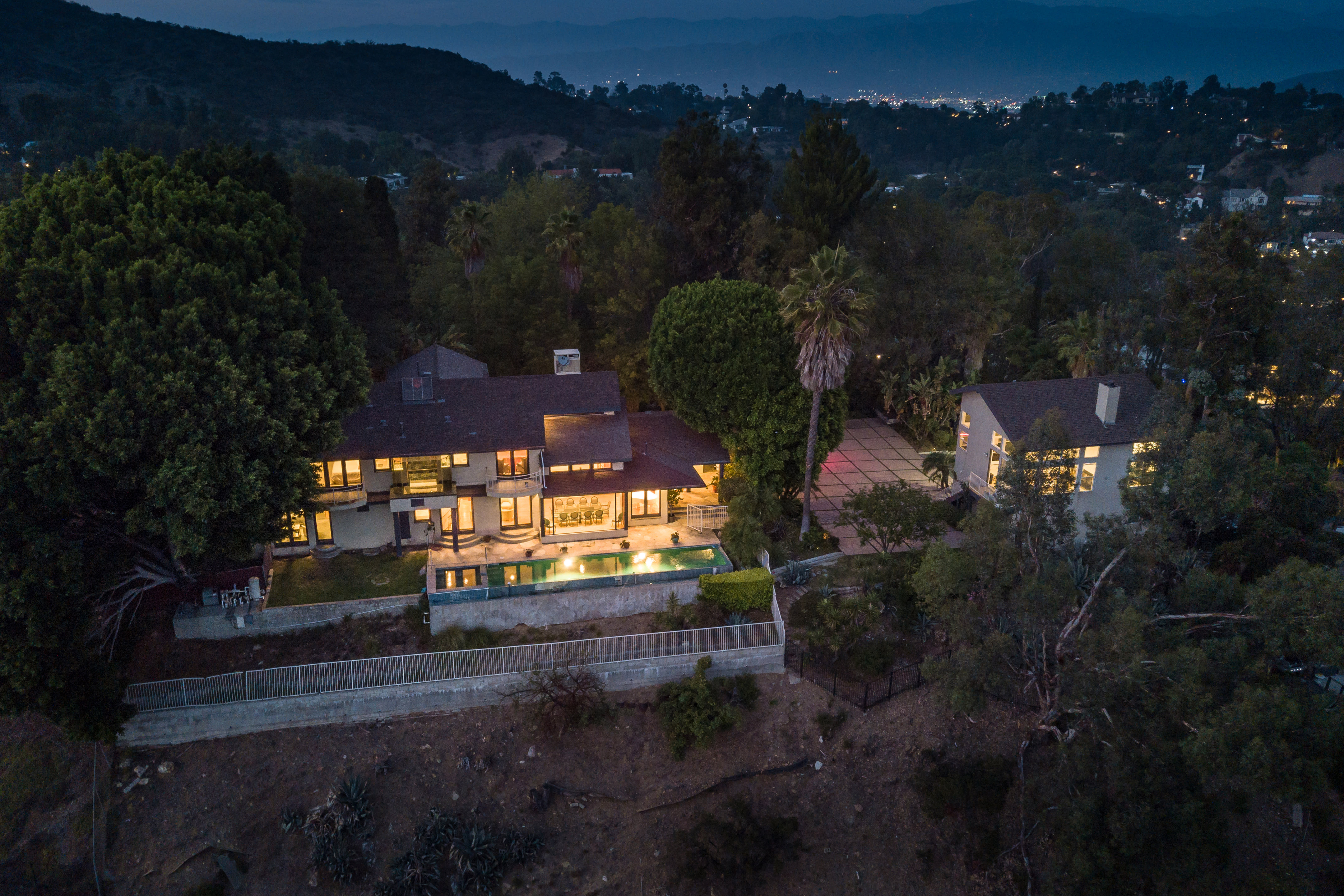 7712 WOODROW WILSON Drive a luxury home for sale in Los Angeles, Los