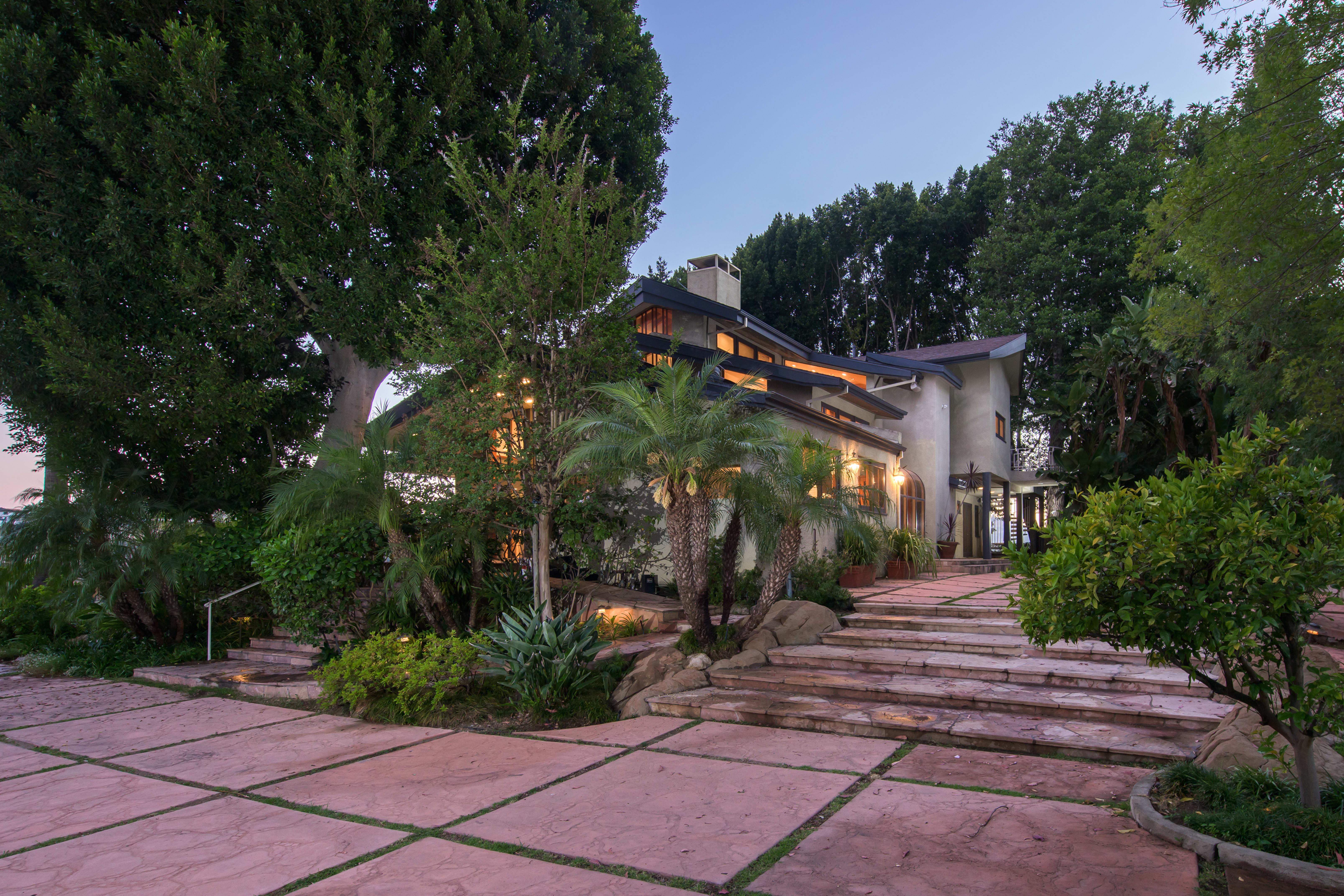 7712 WOODROW WILSON Drive a luxury home for sale in Los Angeles, Los