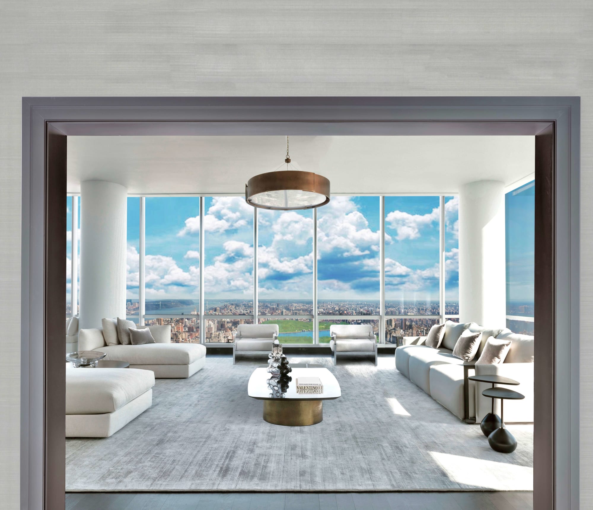 Noble Black Top Manhattan Real Estate Agent New York Luxury Real