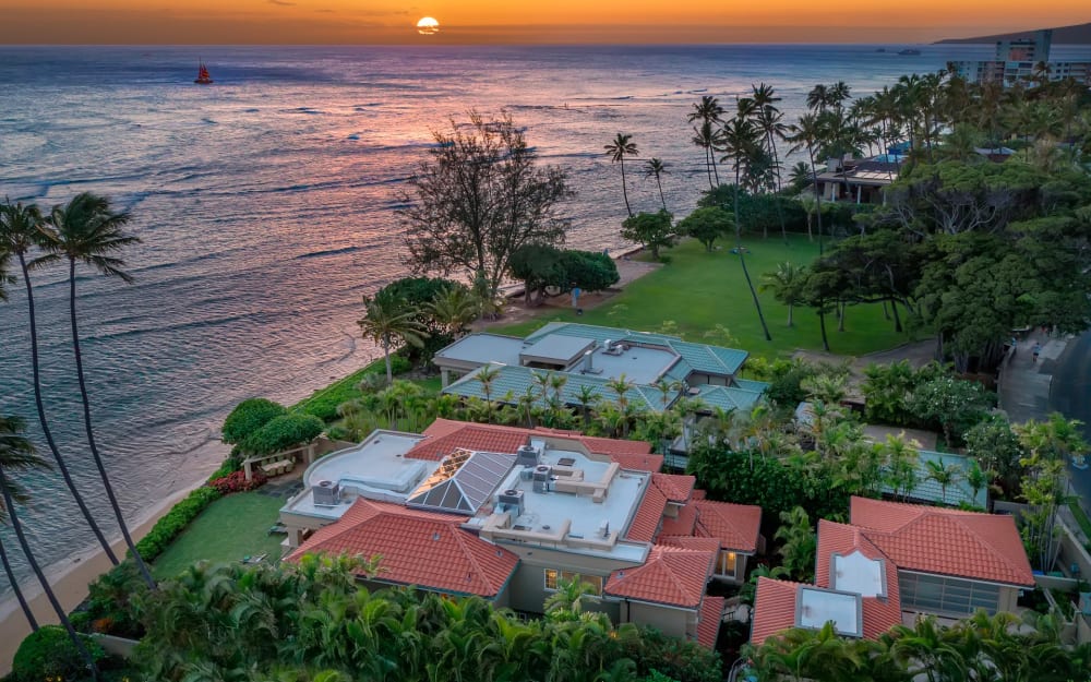 Diamond Head Beachfront Residence