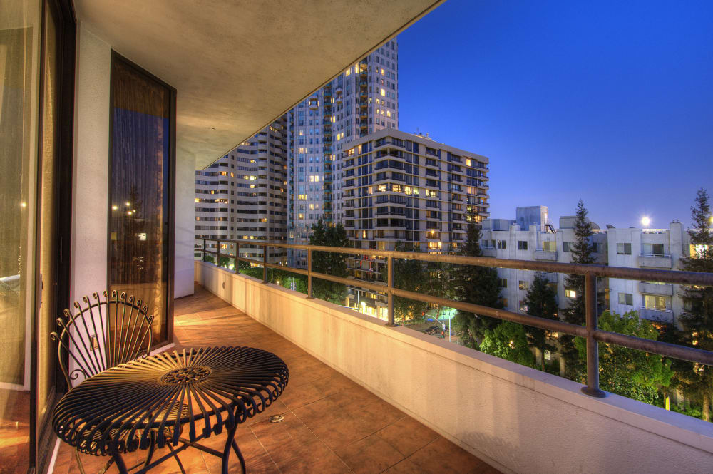 Lease in The Wilshire House