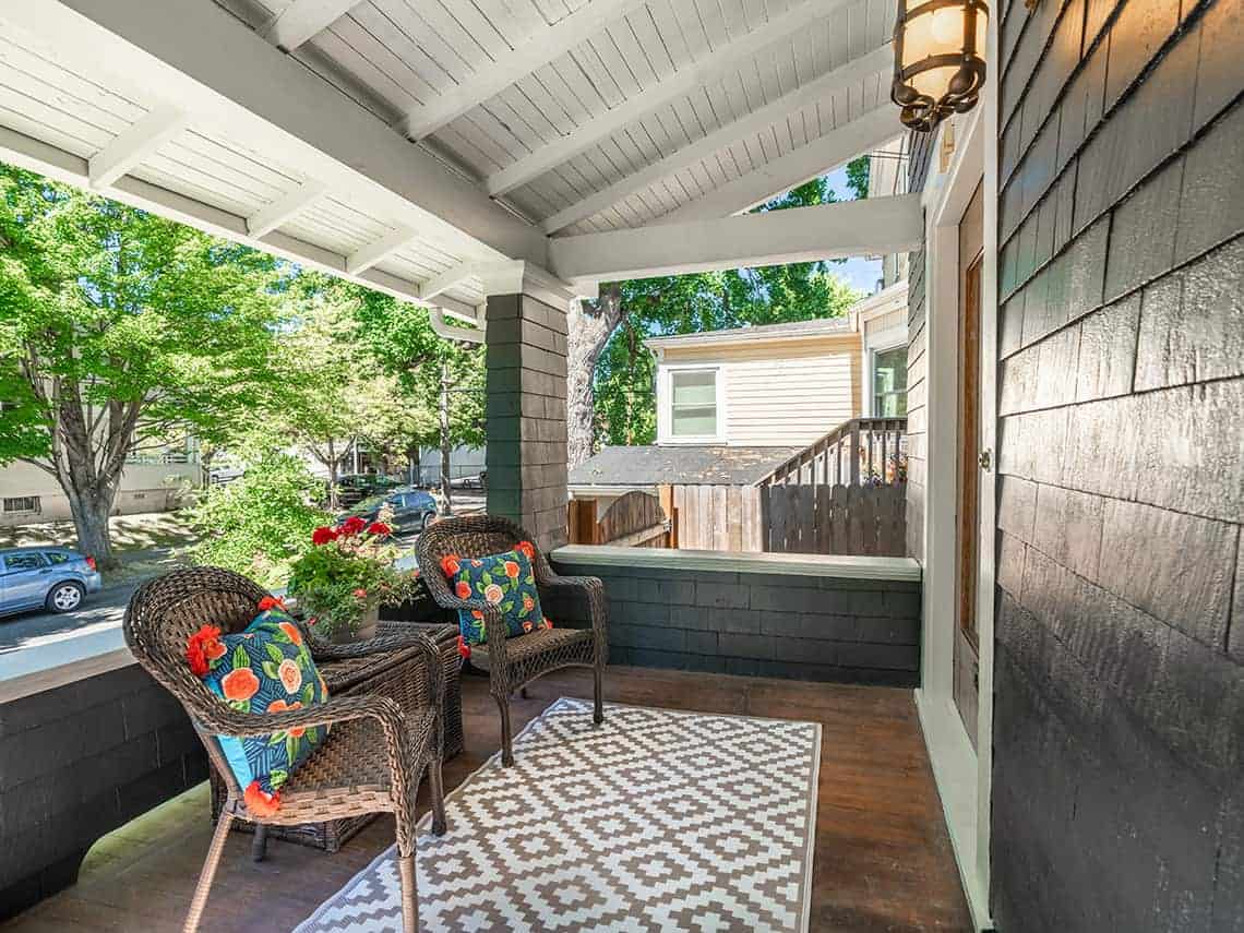 curb appeal, attractive front porch