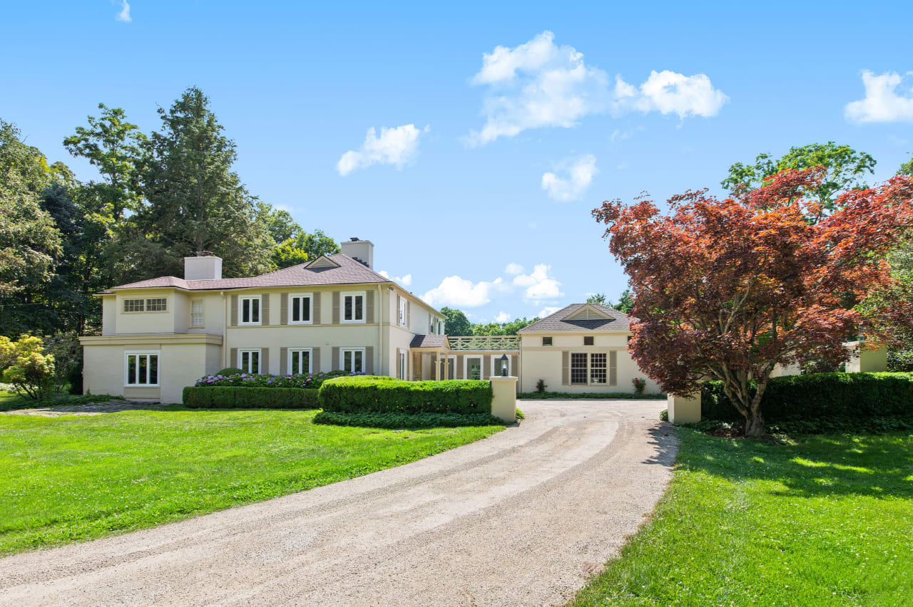 Compass Brian Milton Real Estate 64 Chestnut Ridge Road, Armonk NY