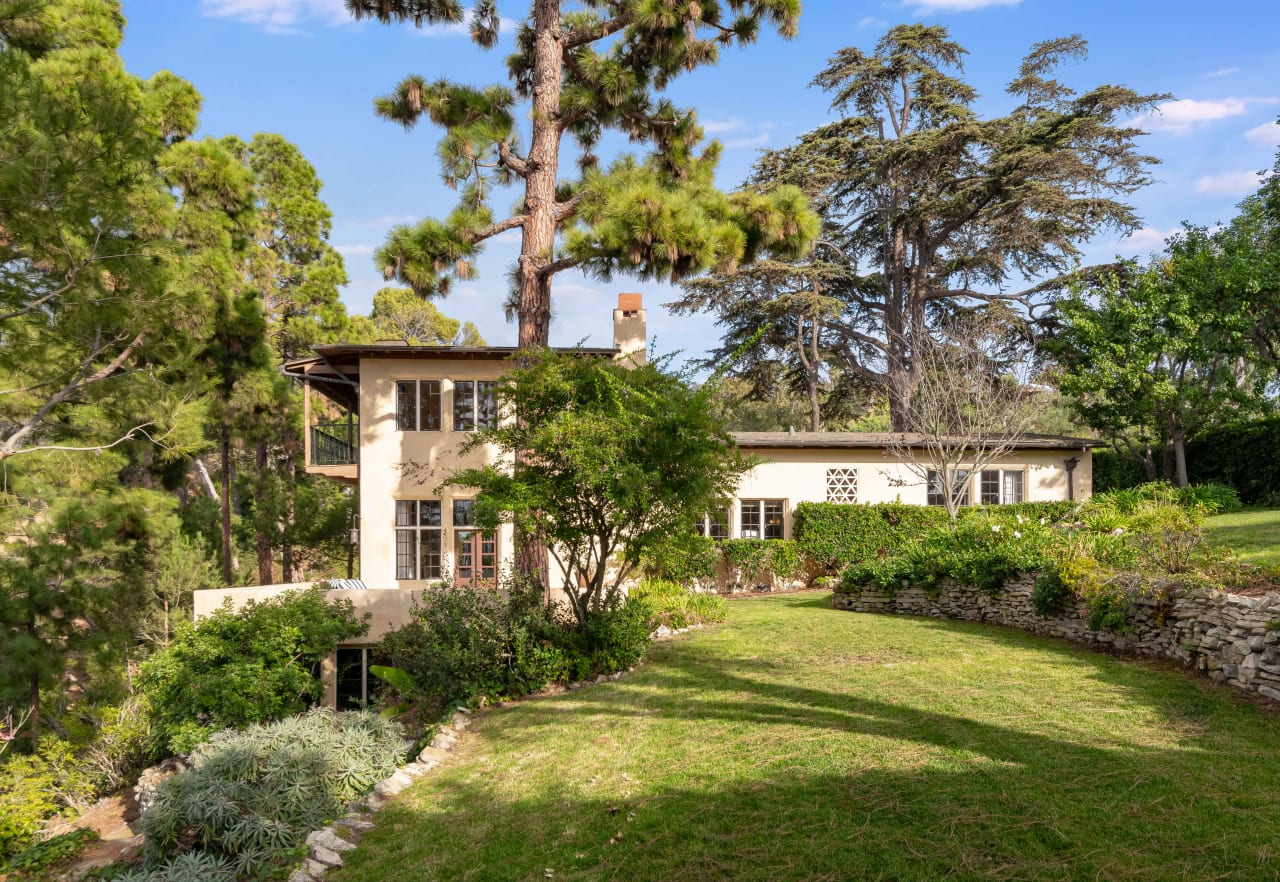 Expansive estate in Palos Verdes Estates
