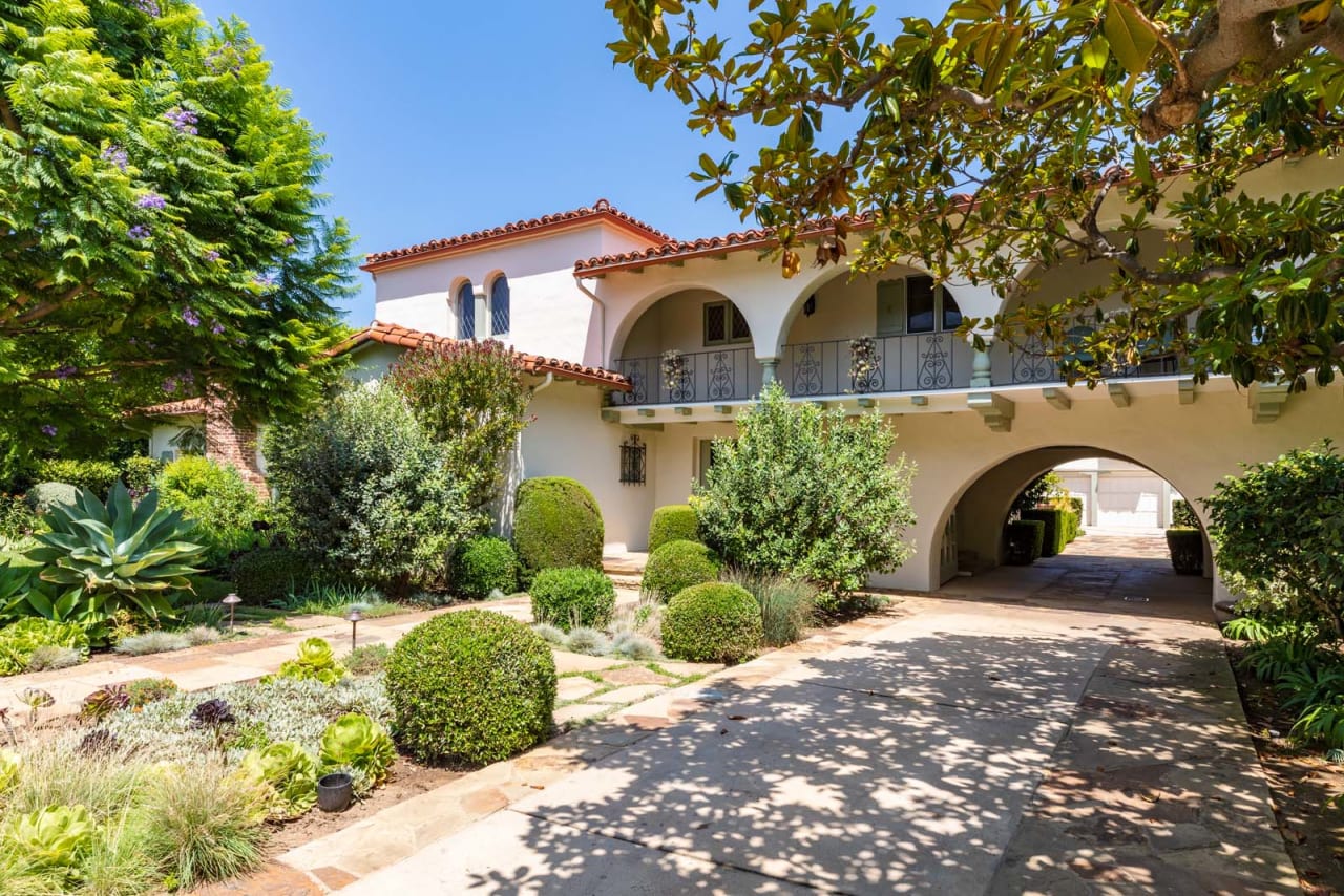 Exceptional Spanish In Coveted Palisades Riviera