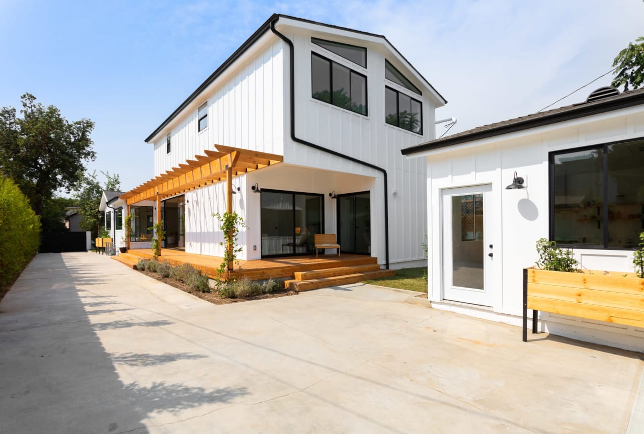 A modern farmhouse compound  in creative Frogtown