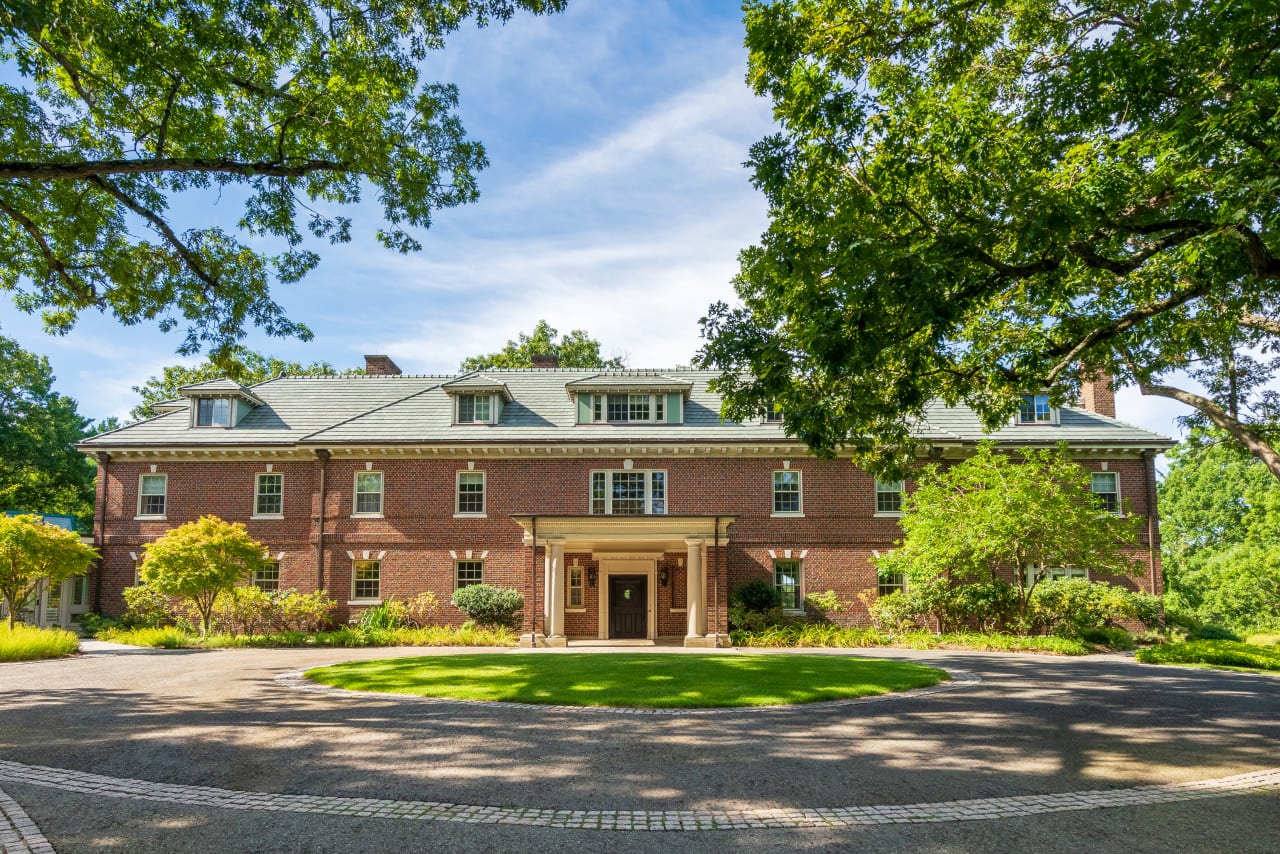 Dedham Estate Overlooking Weld Pond Jonathan Radford