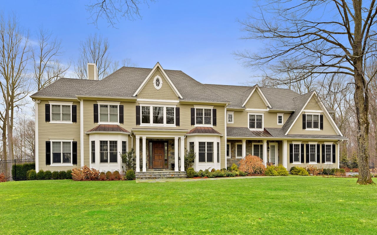 Compass Brian Milton Real Estate 2 Douglas Road, Armonk, NY 10504