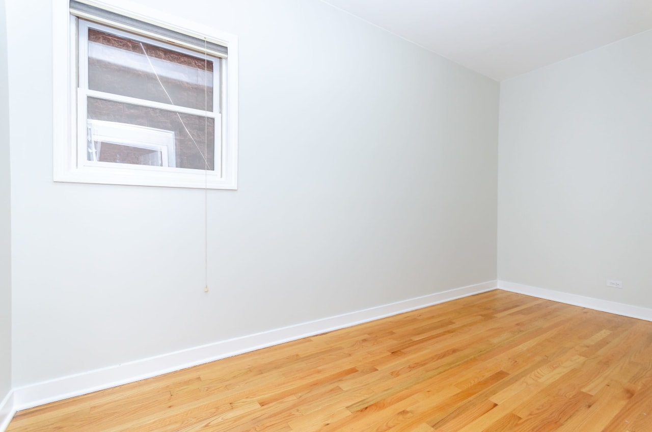 Spacious and Open Condo: 2342 W Harrison St #2