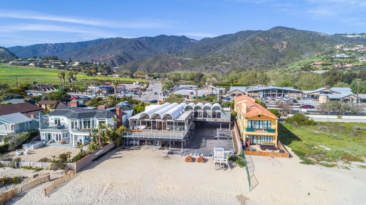 A Slice of Paradise in Malibu West