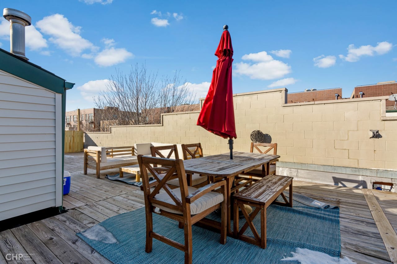 Lincoln Park Townhome: 2770 N. Wolcott, #H 
