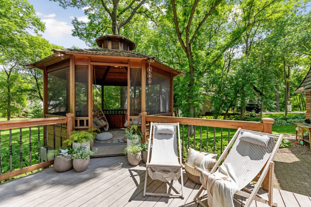 Here It Is! Close in Wayzata Home with Every Amenity!