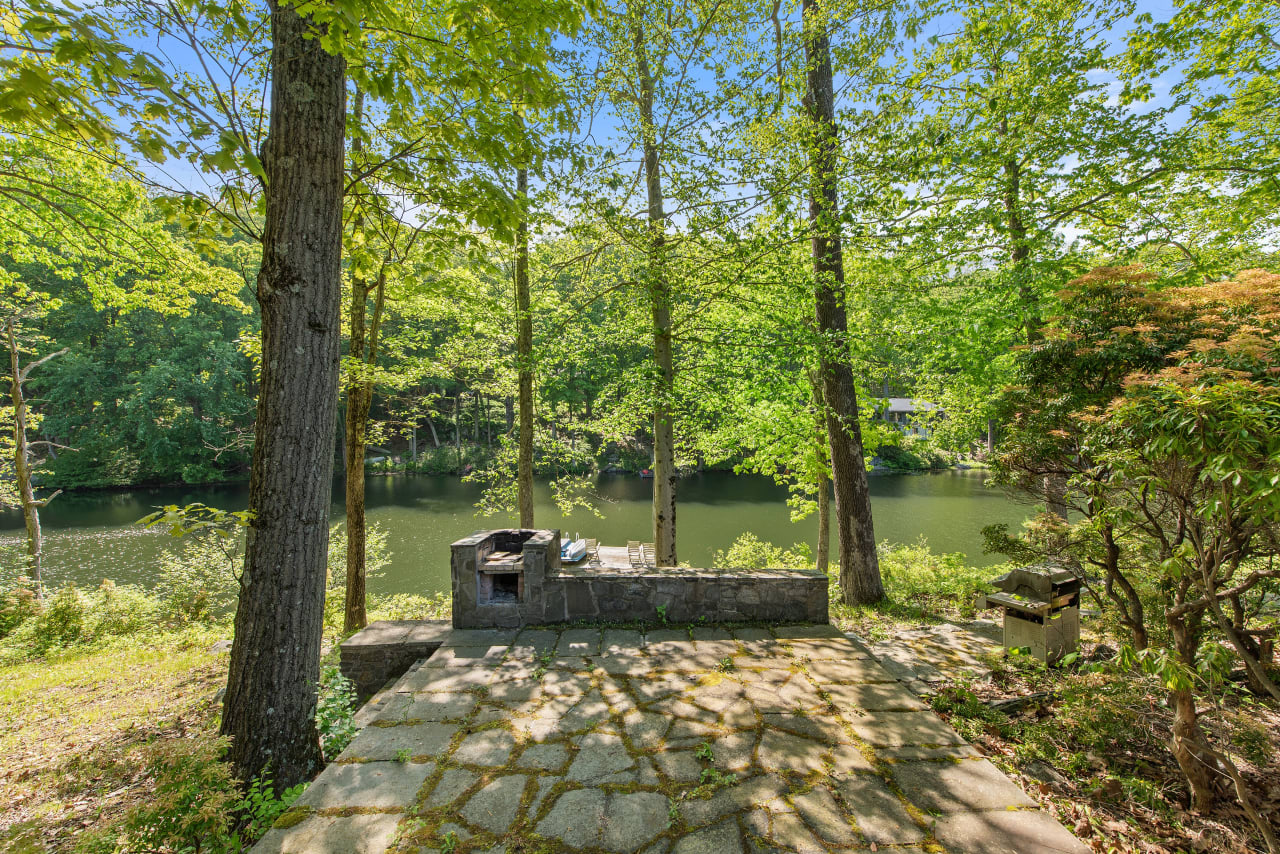 41 Long Pond Rd, Armonk NY Compass Greater NY Sold through with