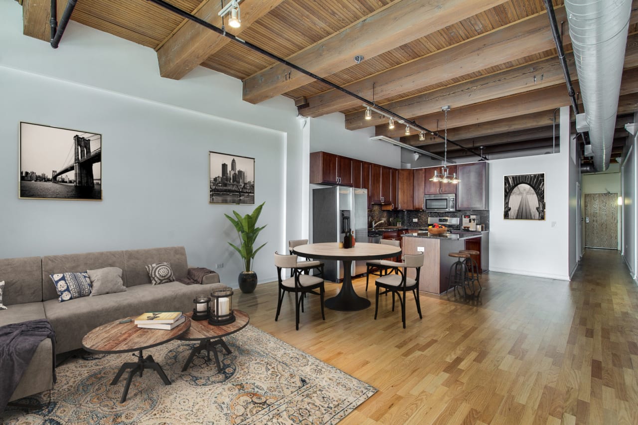 South Loop Loft: 1503 S State St,  #403