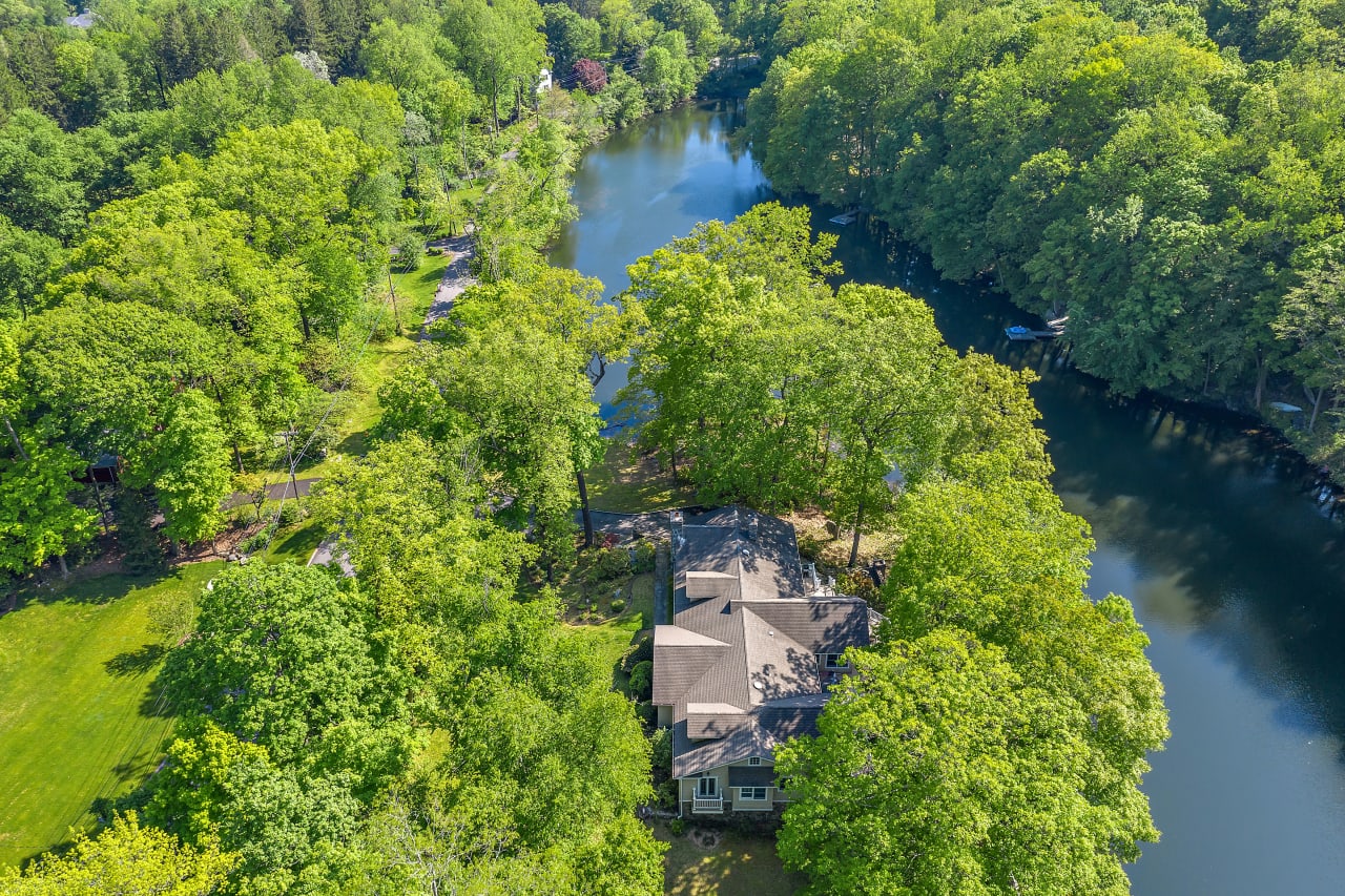41 Long Pond Rd, Armonk NY Compass Greater NY Sold through with