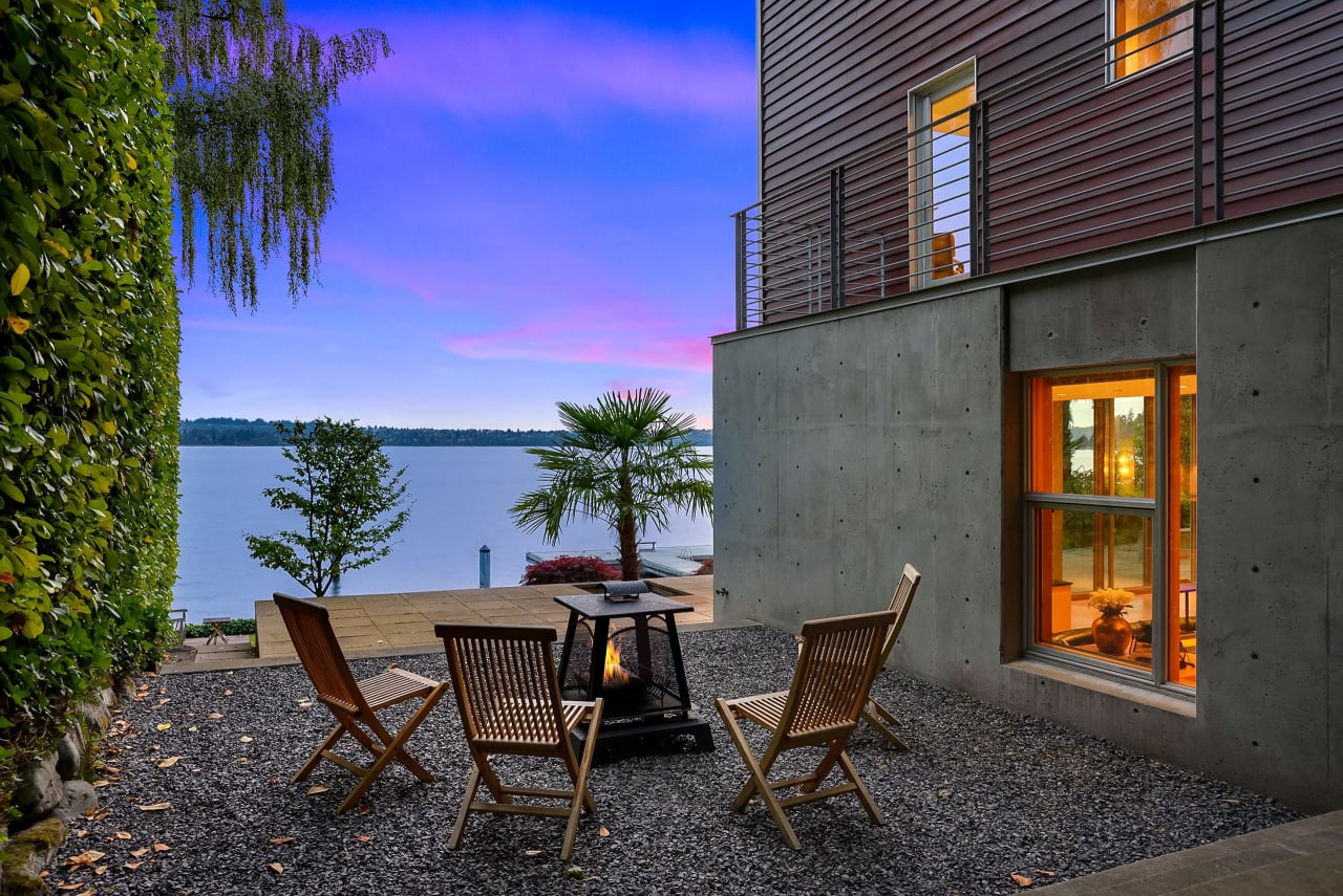 A Prized Residence on Mercer Island