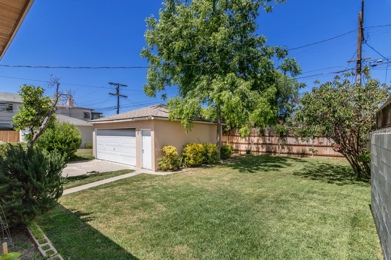 1817 S Genesee Ave Chase Campen