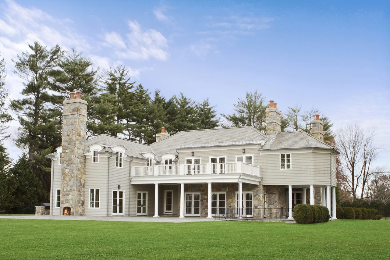 Compass Brian Milton Real Estate | 32 Meadowcroft Lane, Greenwich CT