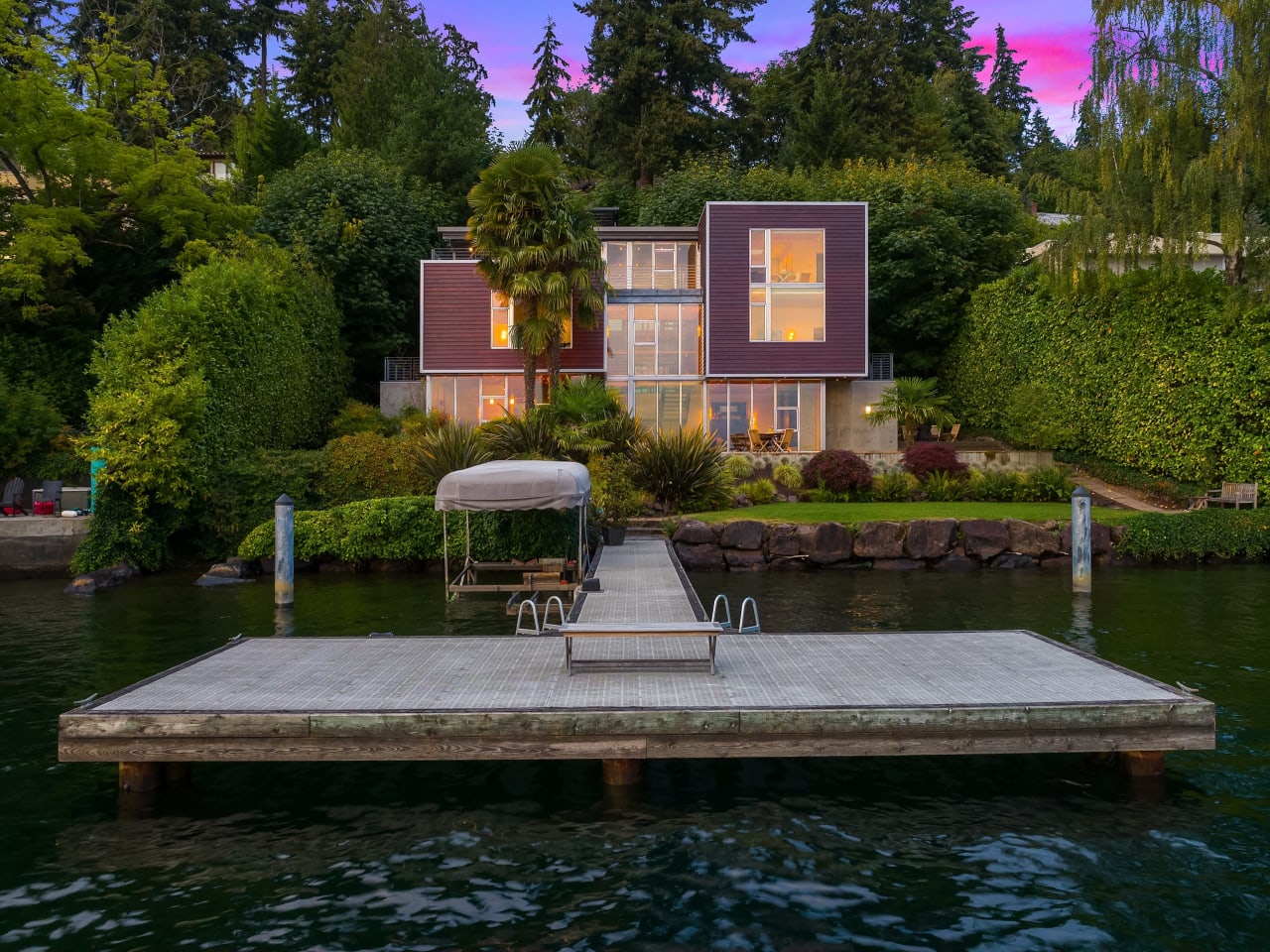 A Prized Residence on Mercer Island
