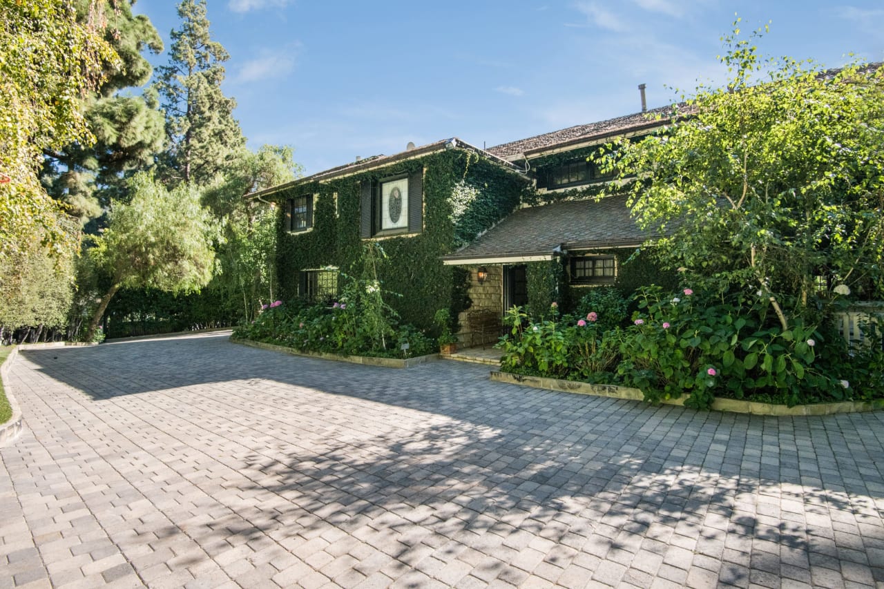 Enchanting Traditional Beverly Hills Estate