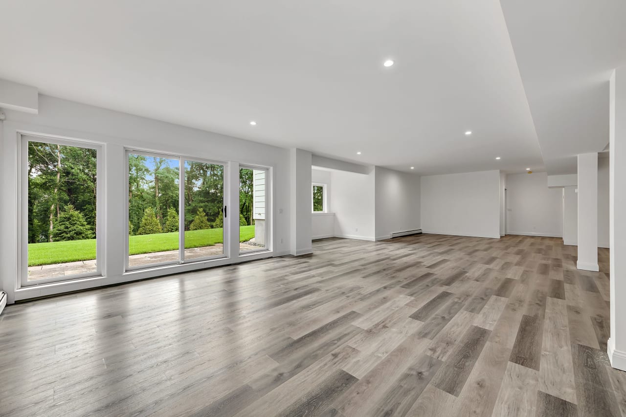 9 Seymour Place East Yale Farms Armonk NY Compass Greater NY, LLC