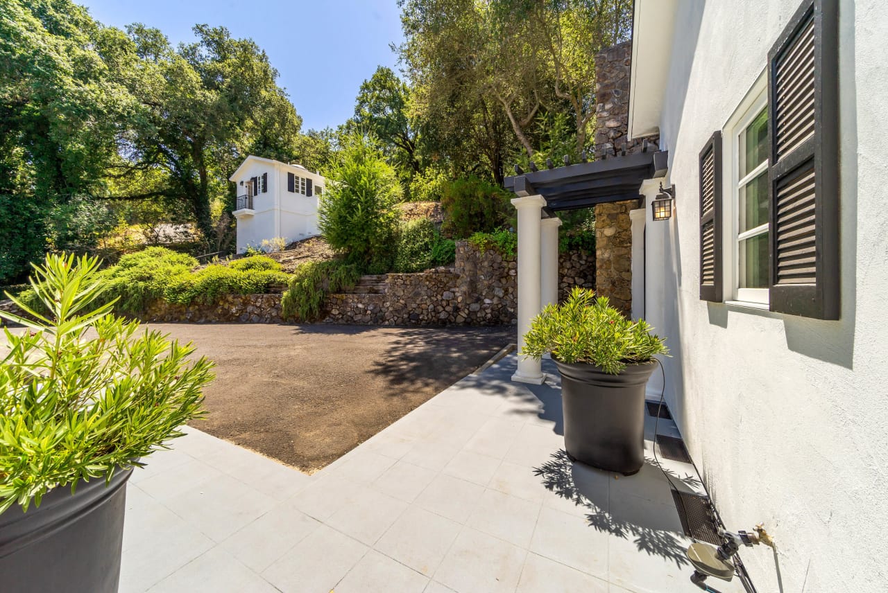 Tuscan Country Estate 3029 Foothill Blvd Yvonne Rich