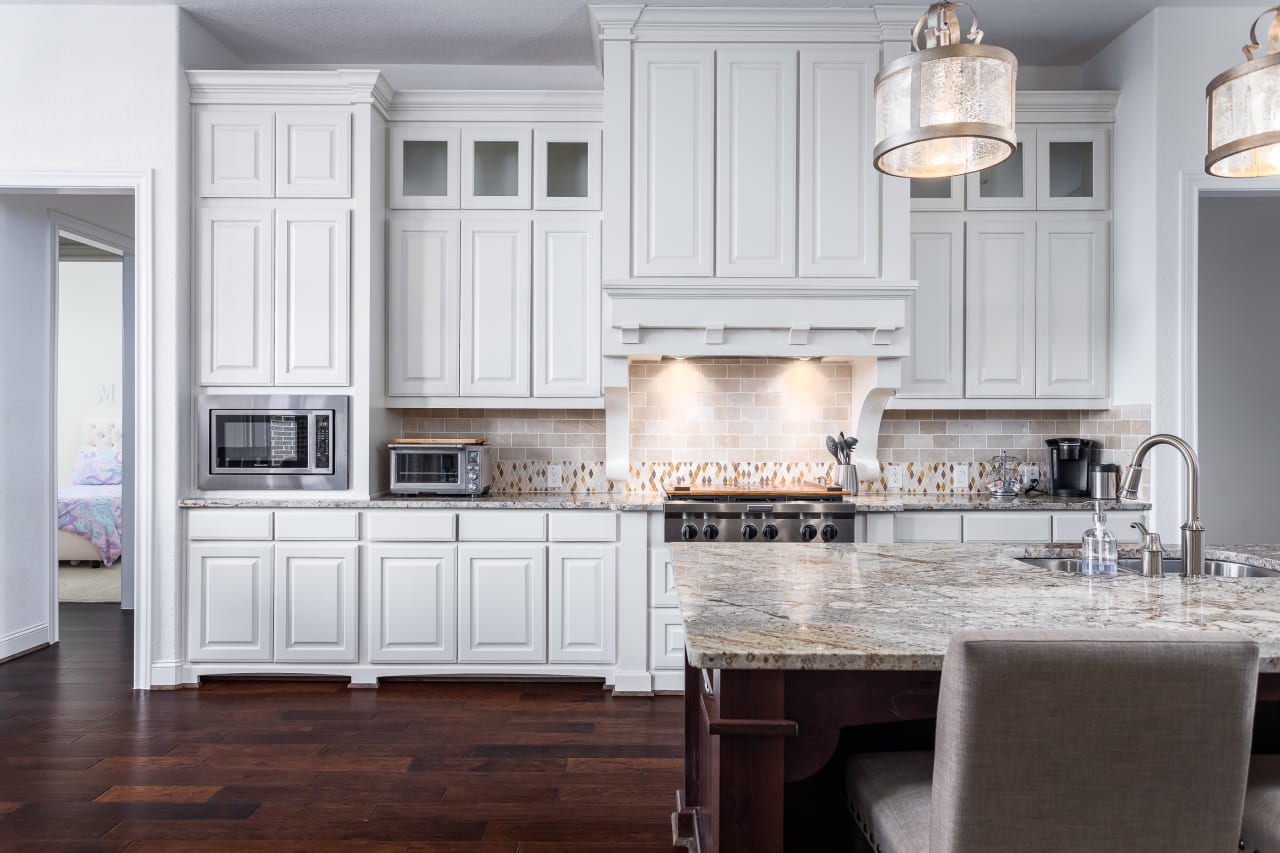 The Graves Group! Live Life Luxuriously! 8018 Vanity Hill San