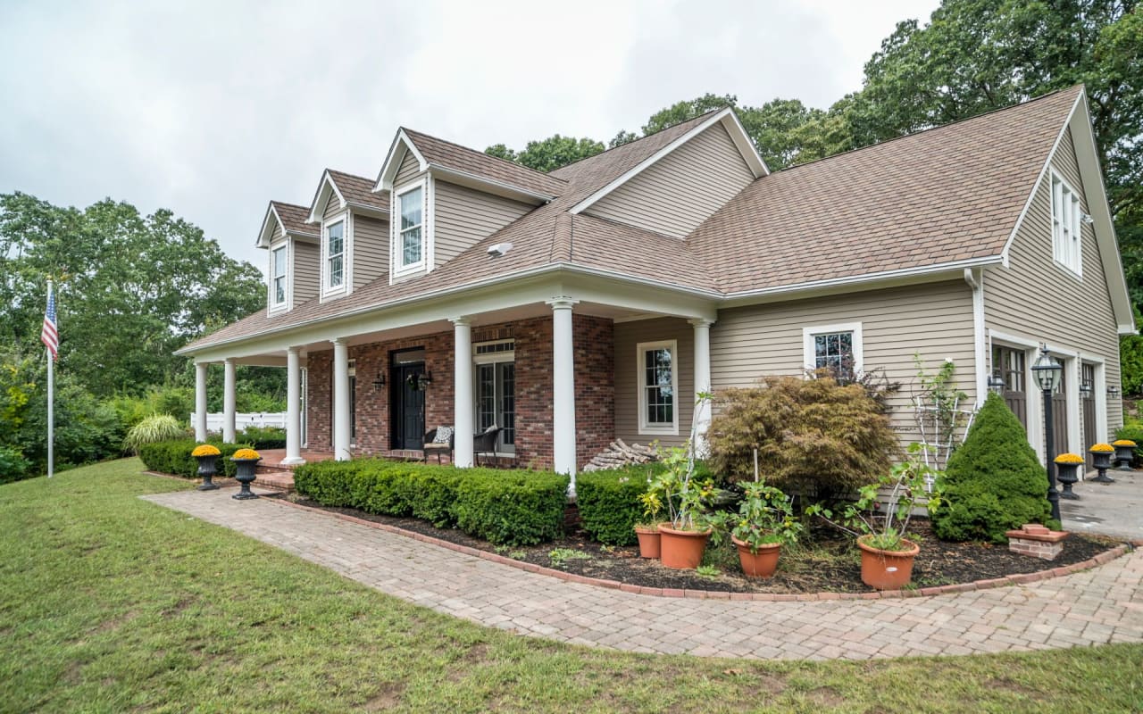 Karen Hanson Stonington Real Estate Agents