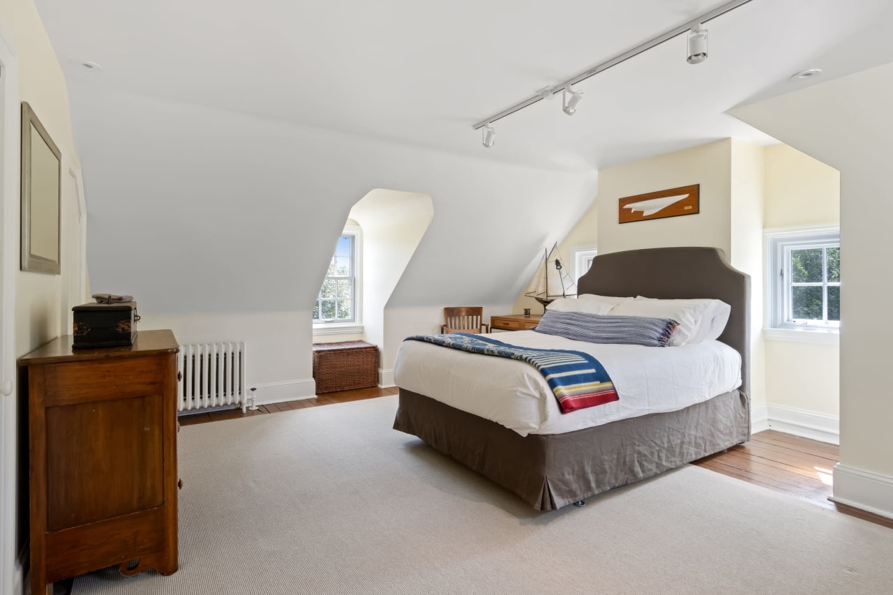 713 Plymouth Road Gwynedd Valley, PA The Gedney Group