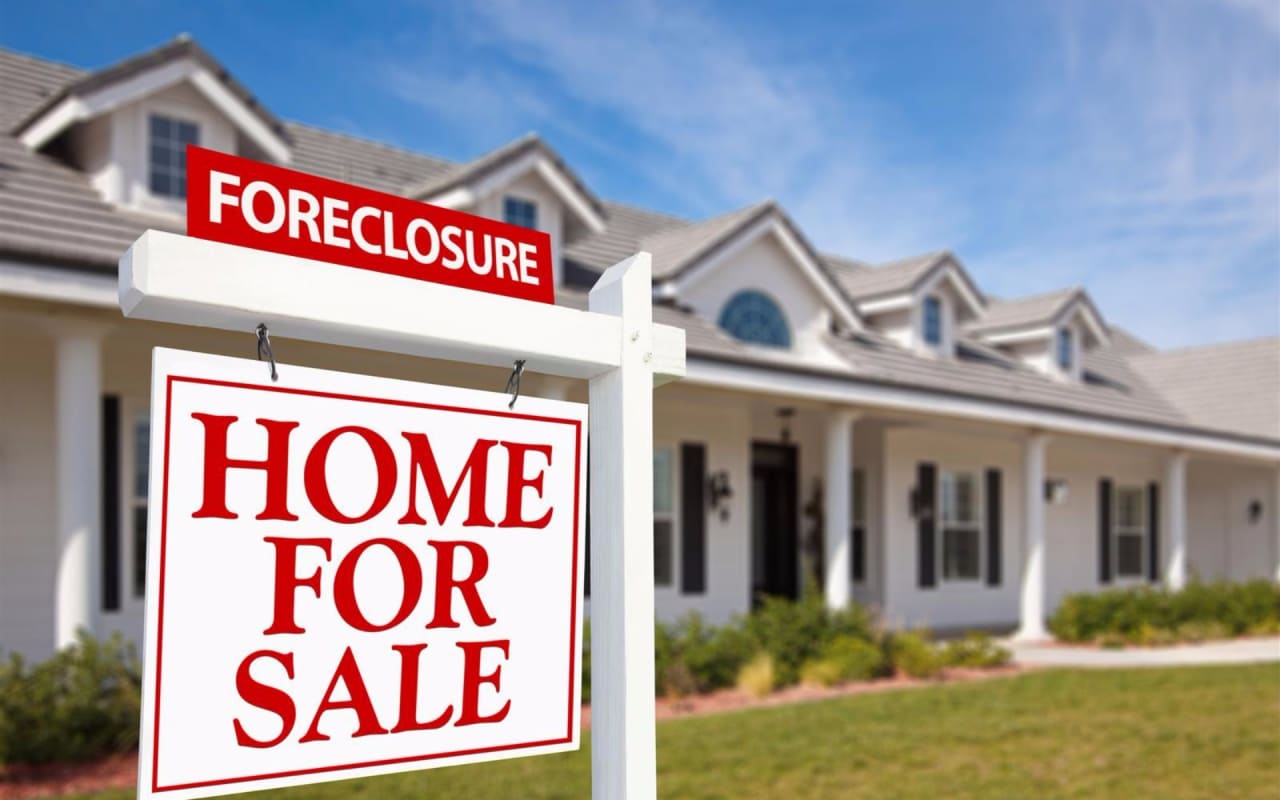 Foreclosures Hit Six Year Low in 2013