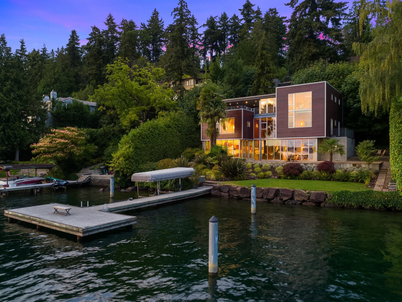 A Prized Residence on Mercer Island